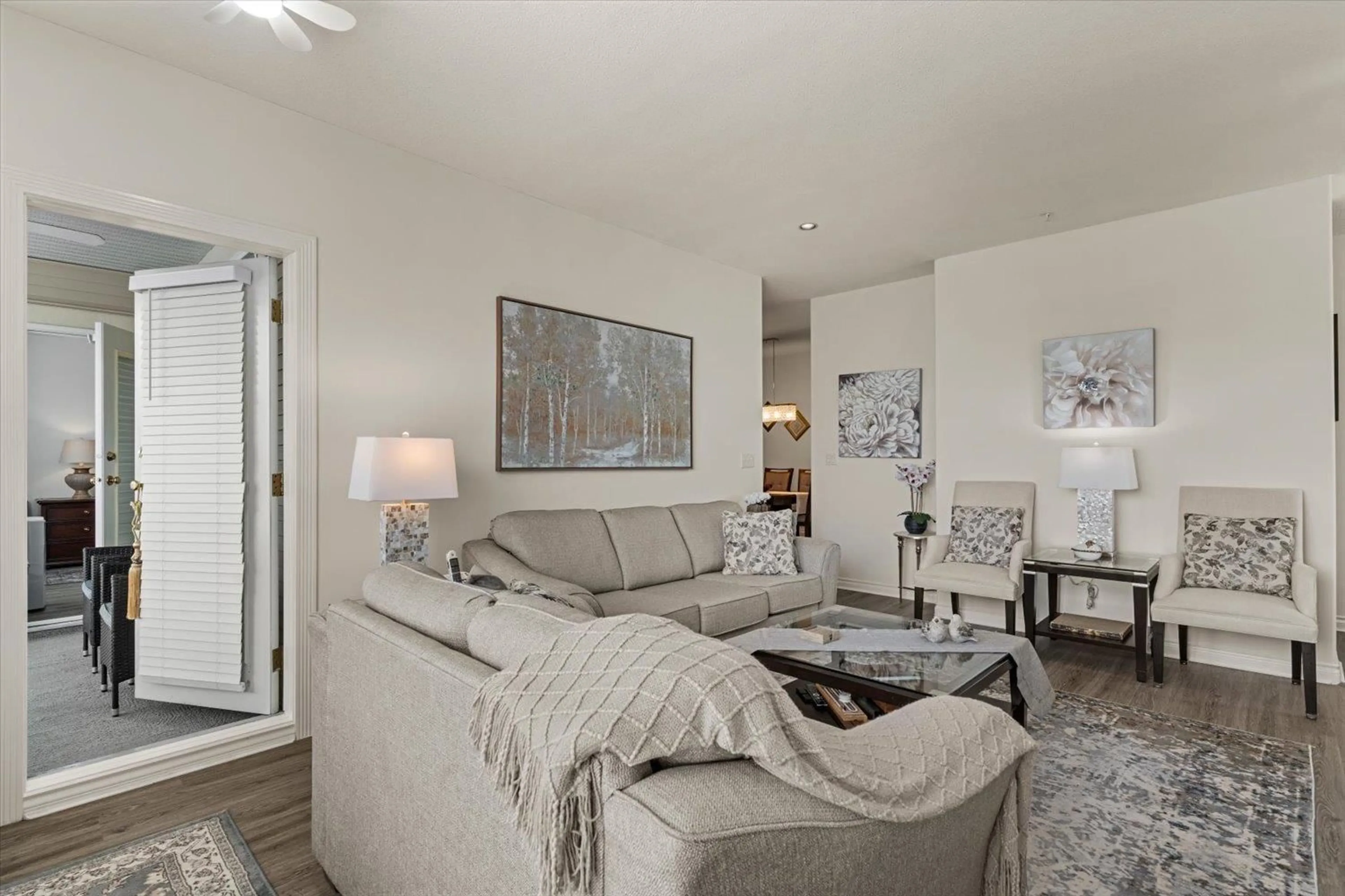 Living room with furniture, unknown for 207 - 45770 SPADINA AVENUE, Chilliwack British Columbia V2P1T6