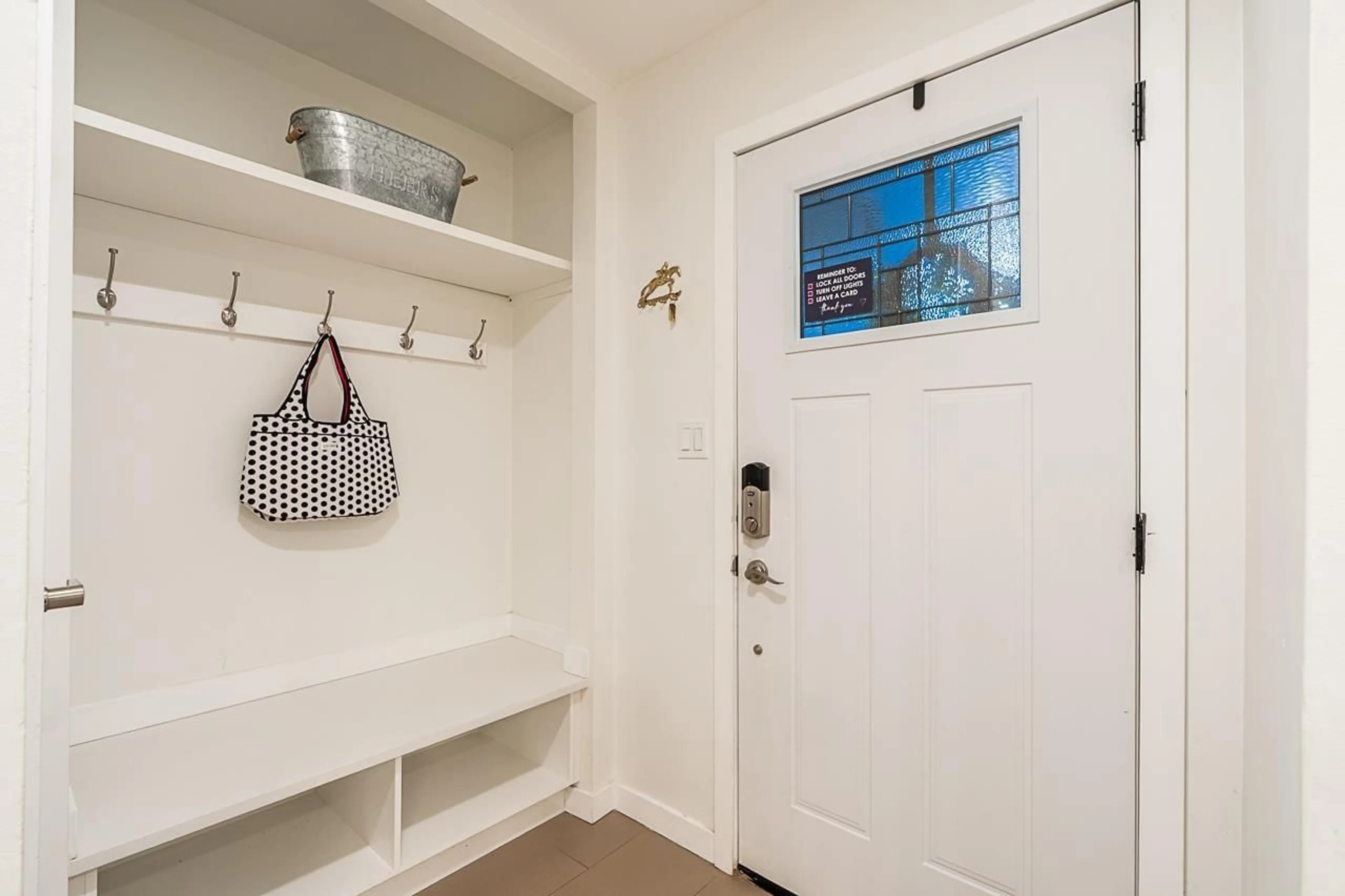 Indoor entryway for 3083 268 STREET, Langley British Columbia V4W3C6