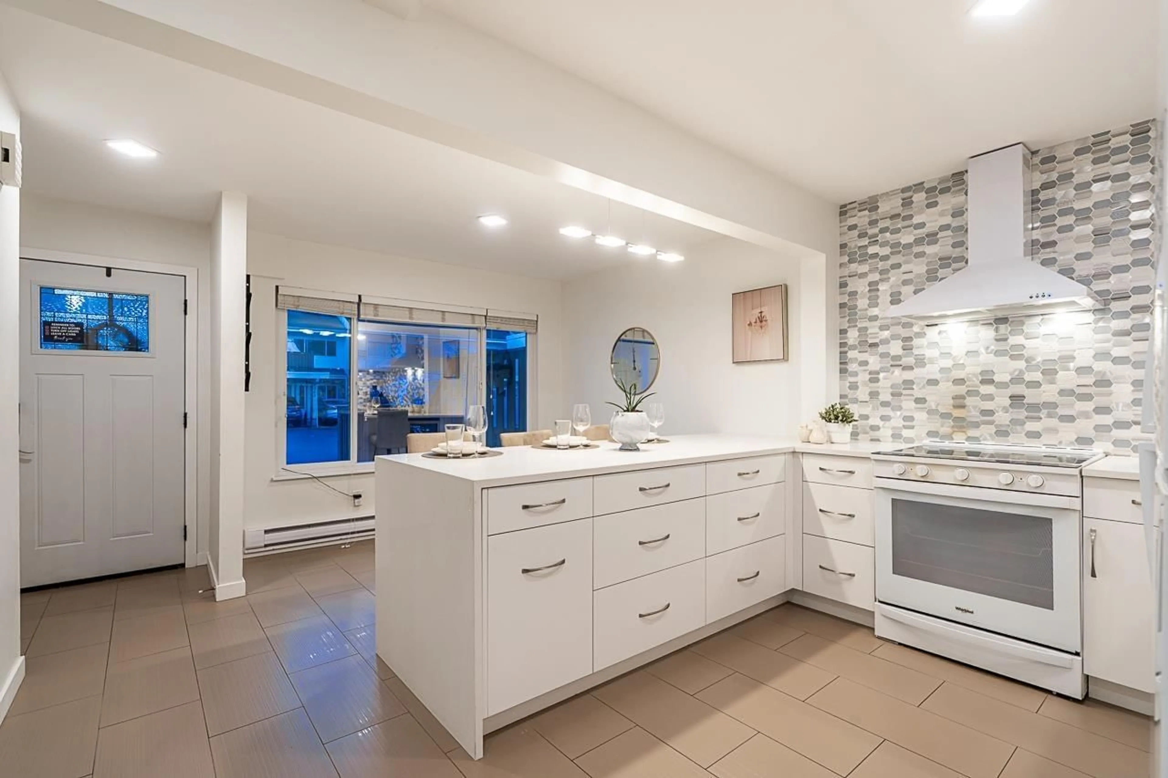 Open concept kitchen, ceramic/tile floor for 3083 268 STREET, Langley British Columbia V4W3C6