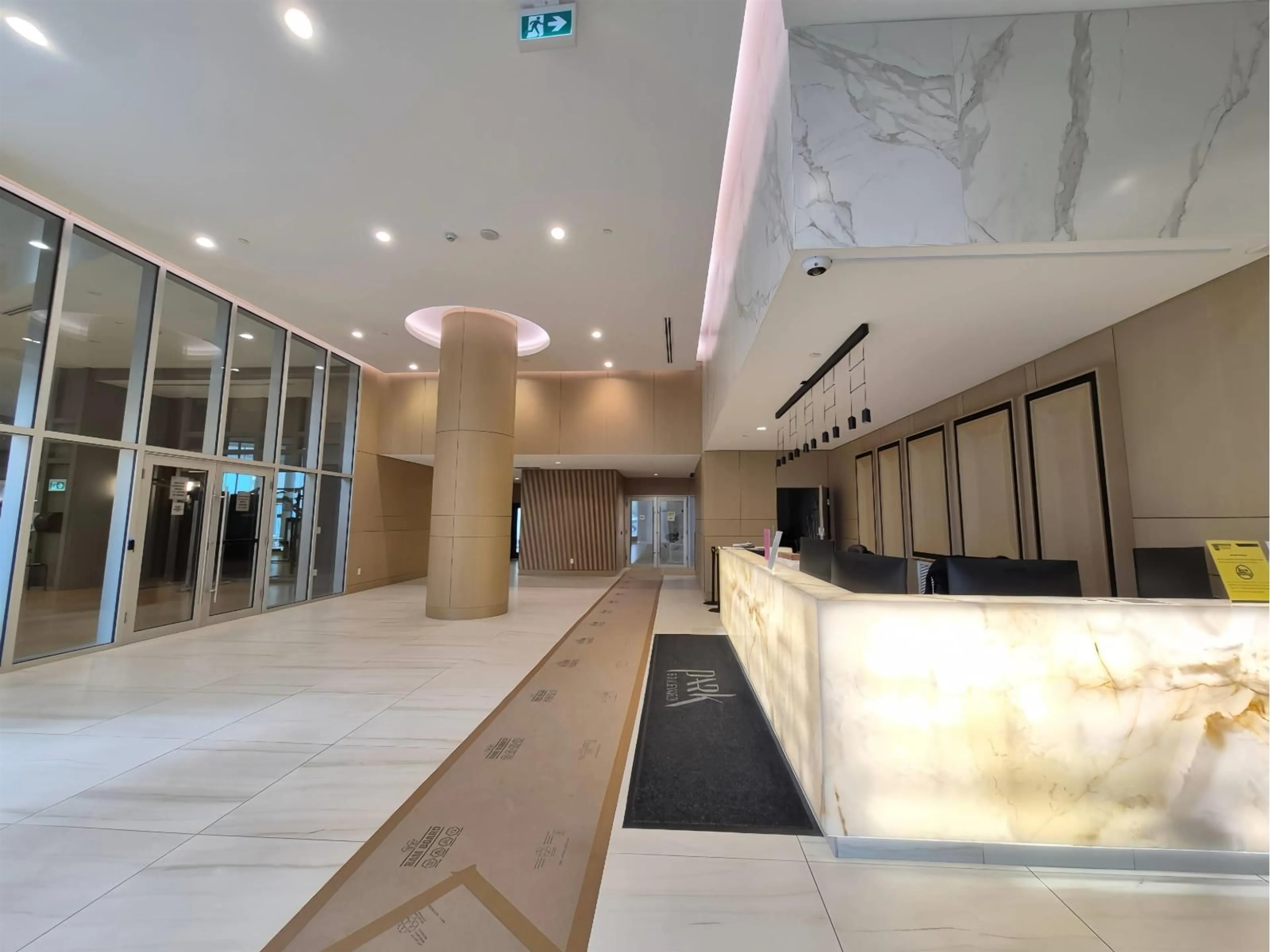 Lobby for 911 - 9887 WHALLEY BOULEVARD, Surrey British Columbia V3T0P4