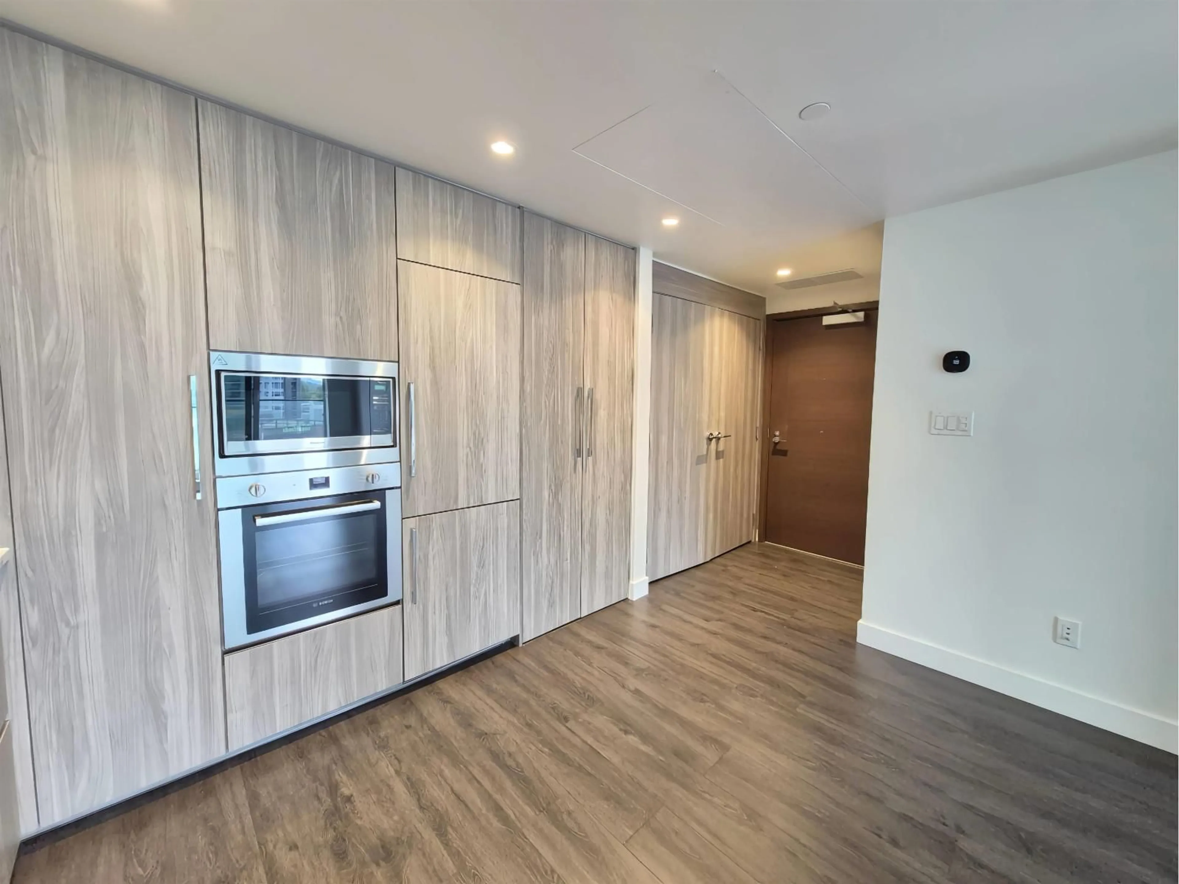 A pic of a room for 911 - 9887 WHALLEY BOULEVARD, Surrey British Columbia V3T0P4