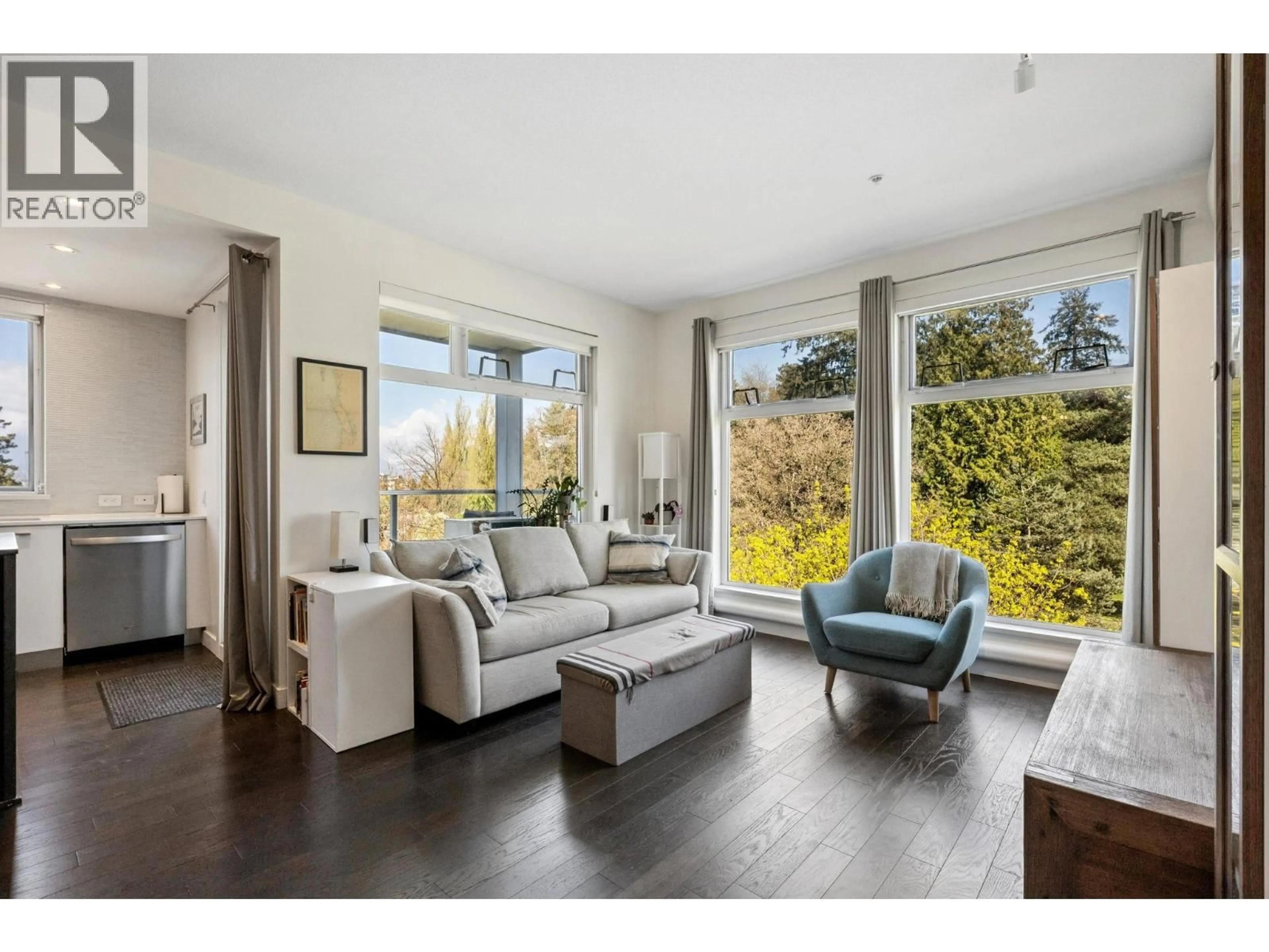 Living room with furniture, wood/laminate floor for 509 - 4867 CAMBIE STREET, Vancouver British Columbia V5Z0C5