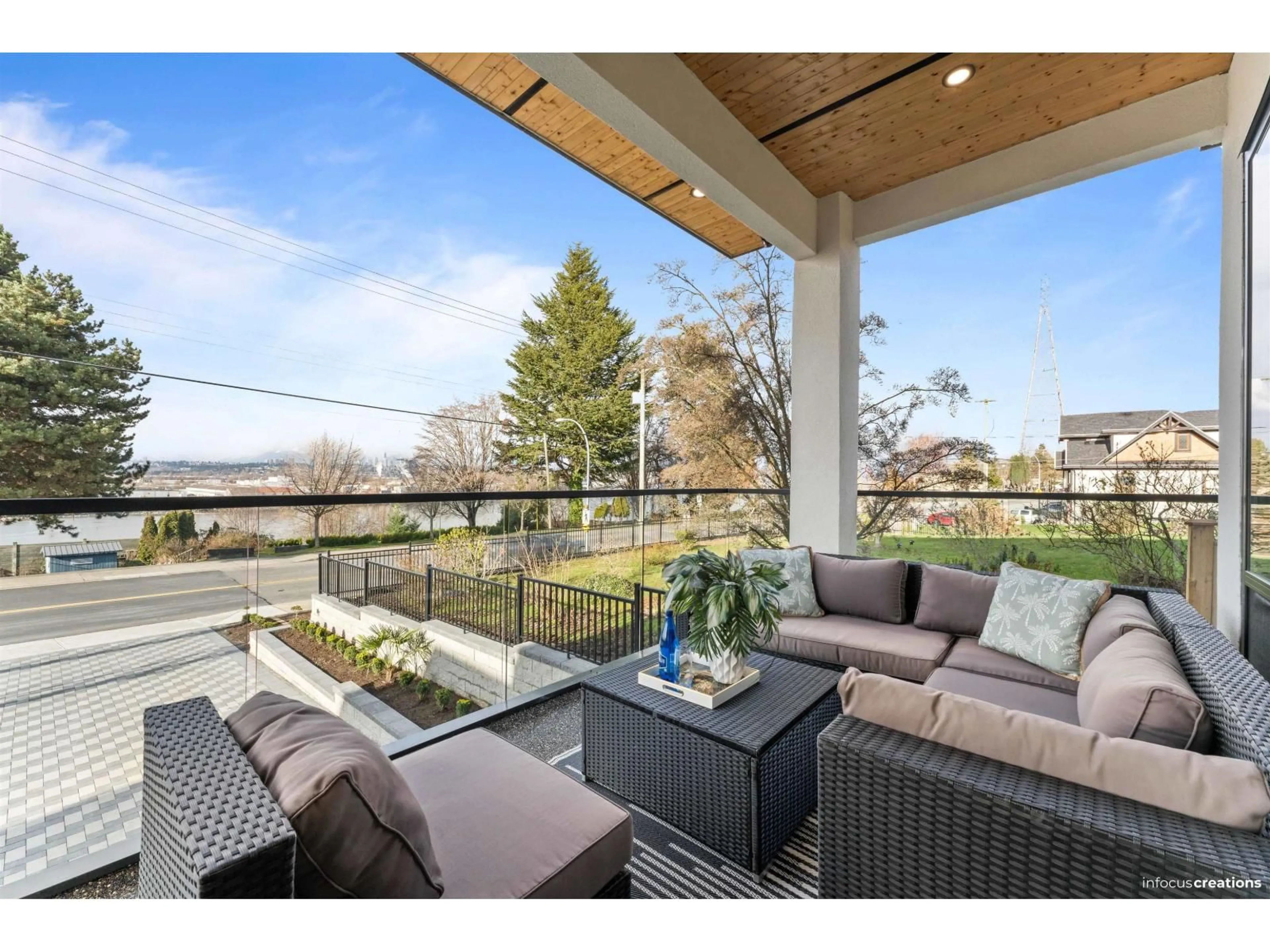Patio, water/lake/river/ocean view for 10634 RIVER ROAD, Delta British Columbia V4C2R7