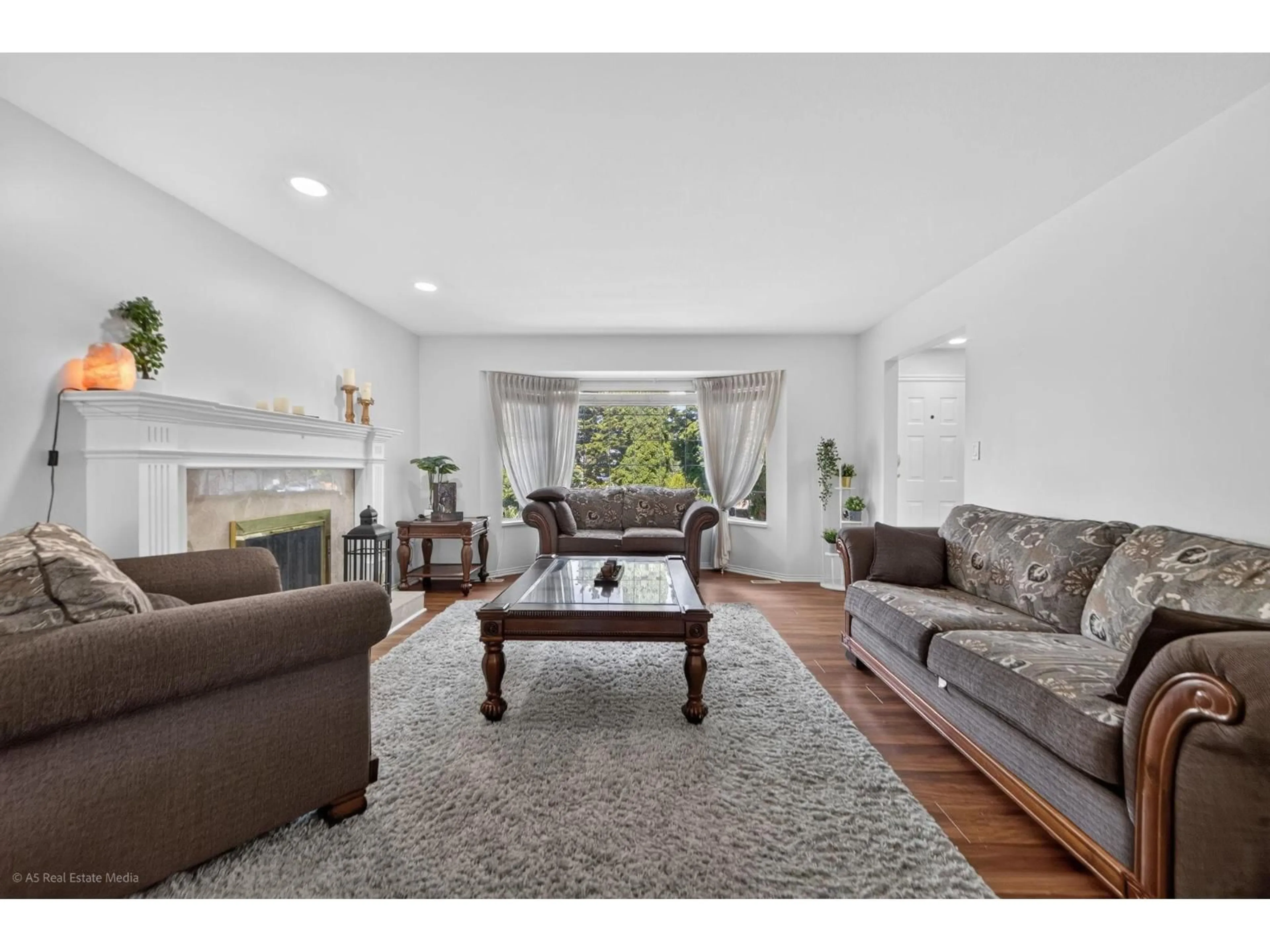 Living room with furniture, unknown for 12460 63A AVENUE, Surrey British Columbia V3X2C7