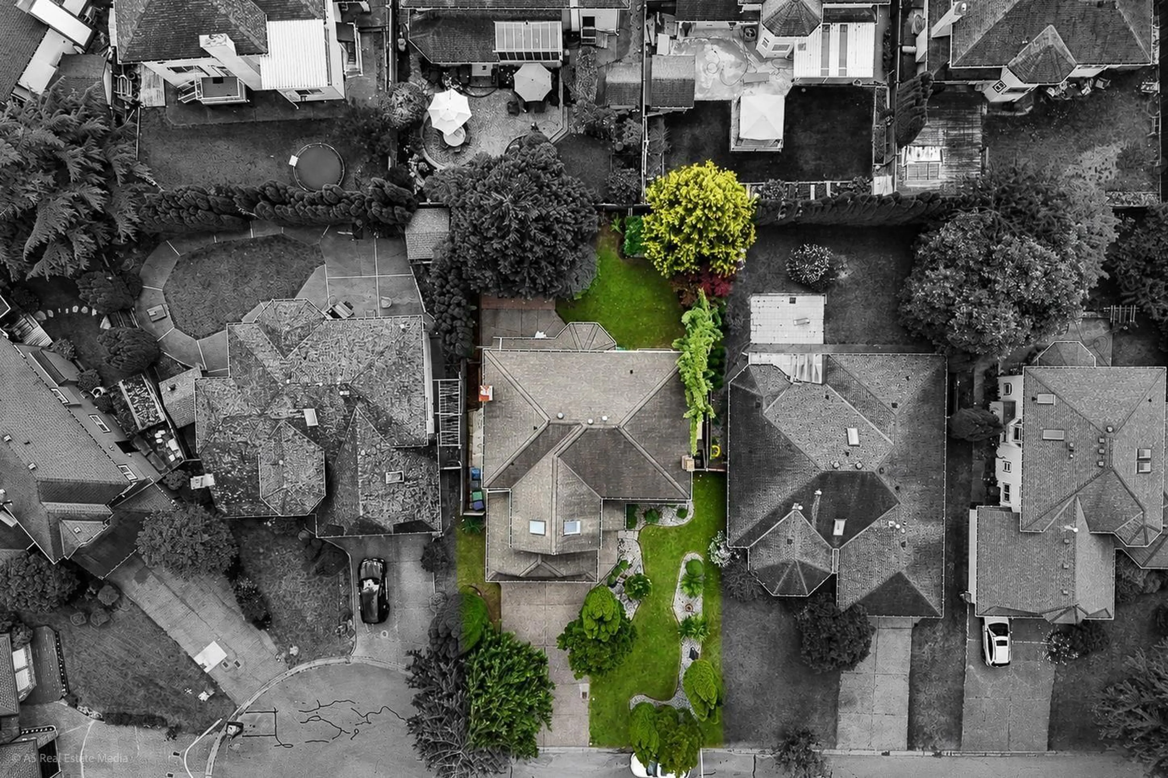 A pic from outside/outdoor area/front of a property/back of a property/a pic from drone, street for 12460 63A AVENUE, Surrey British Columbia V3X2C7