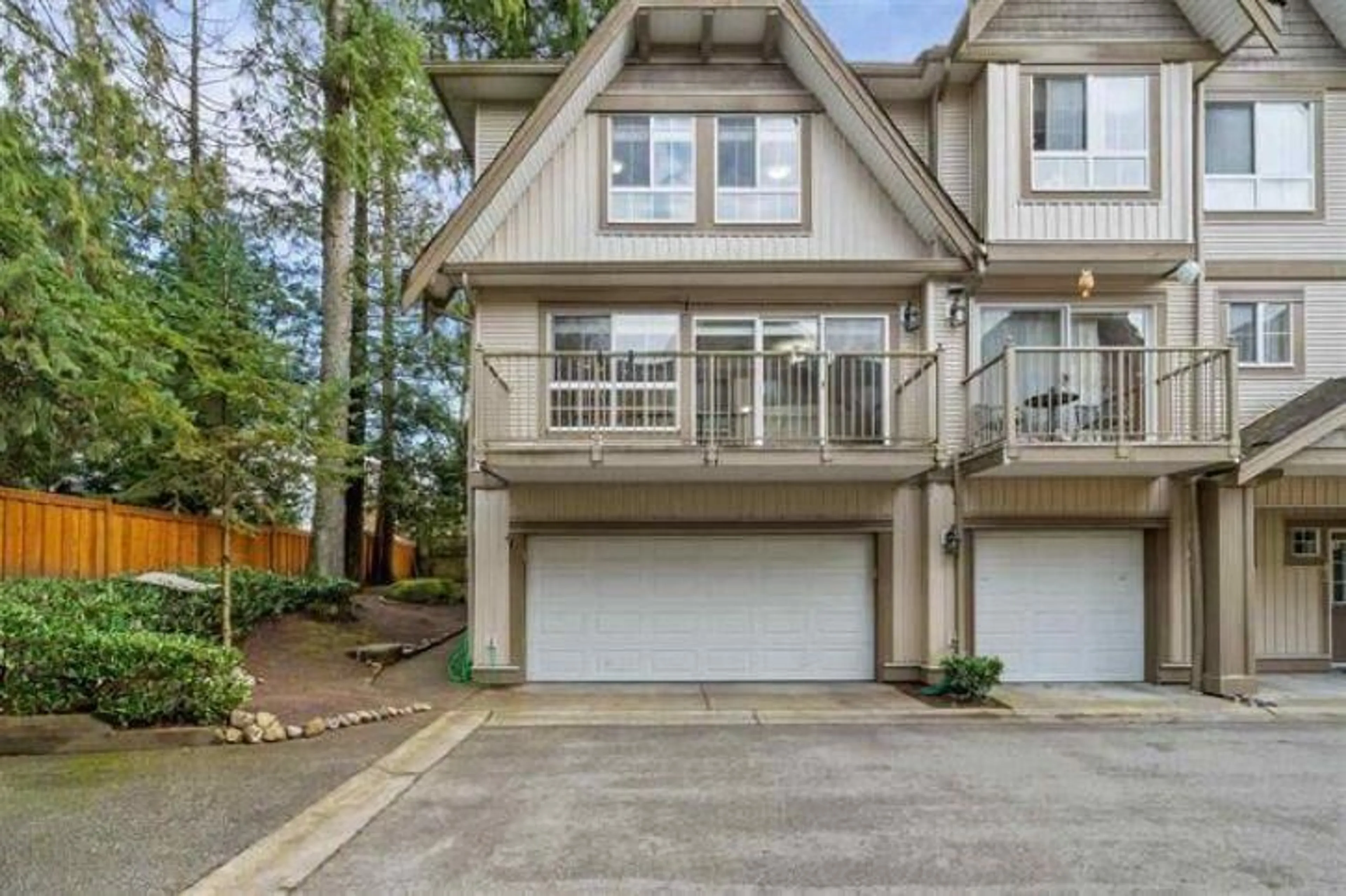 Home with vinyl exterior material, street for 40 - 12738 66 AVENUE, Surrey British Columbia V3W1P3