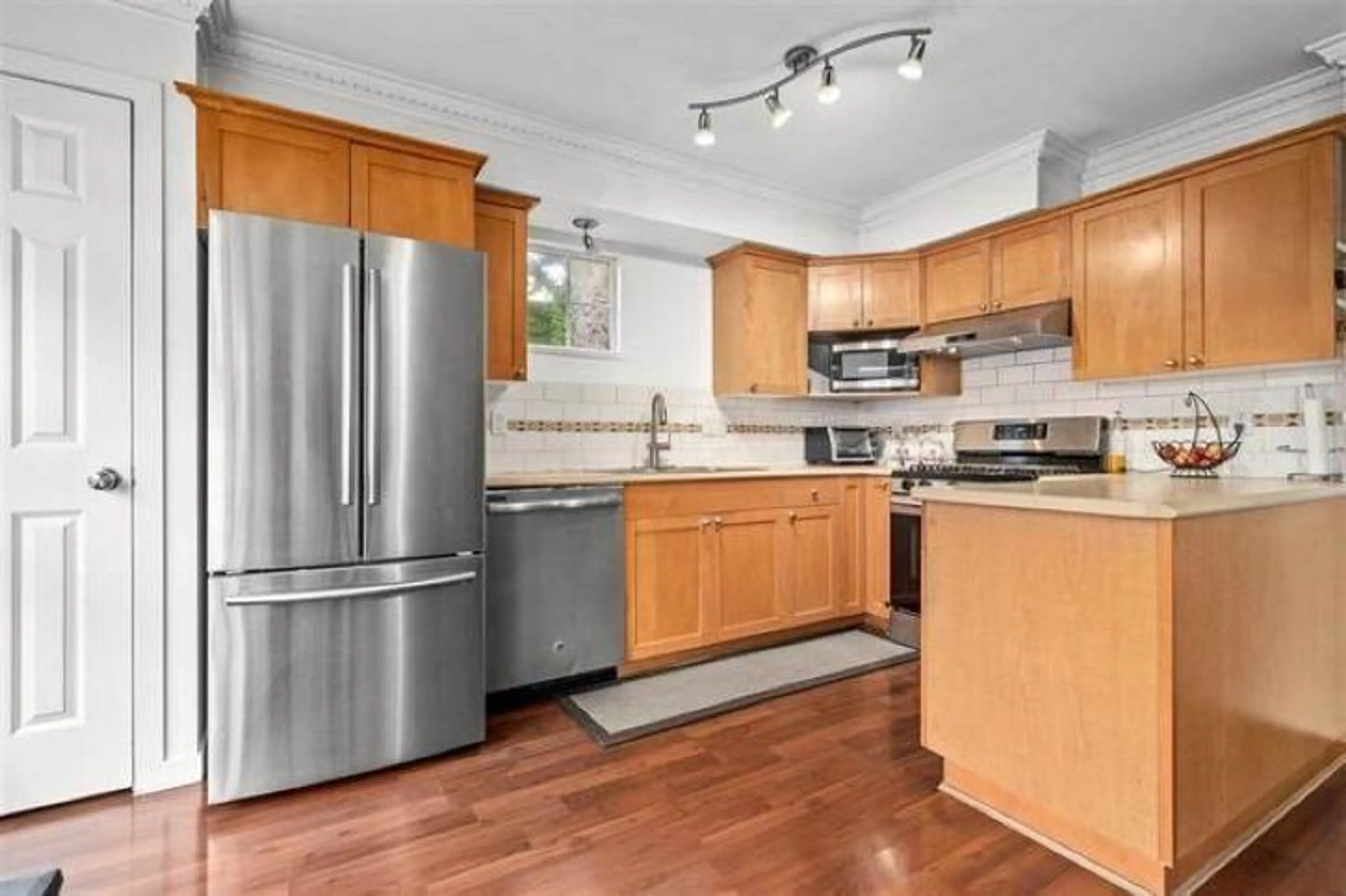 Open concept kitchen, unknown for 40 - 12738 66 AVENUE, Surrey British Columbia V3W1P3