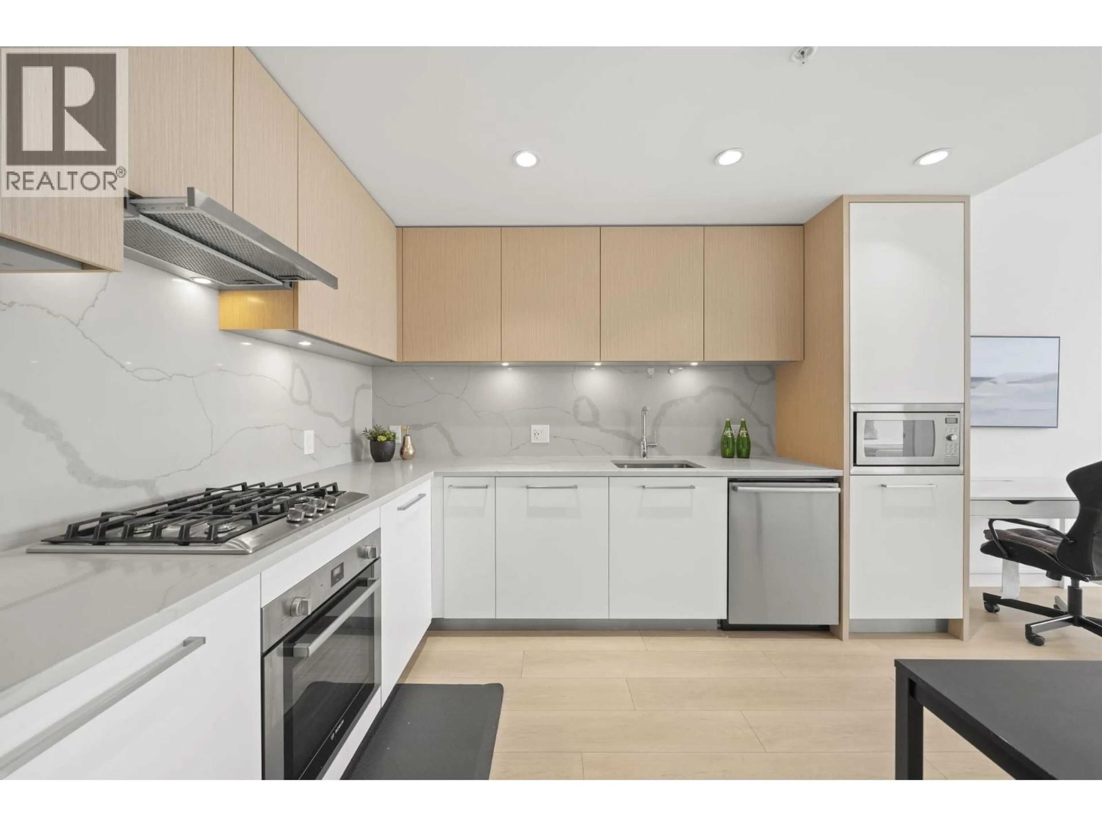 Standard kitchen, unknown for 1307 - 567 CLARKE ROAD, Coquitlam British Columbia V3J0K7