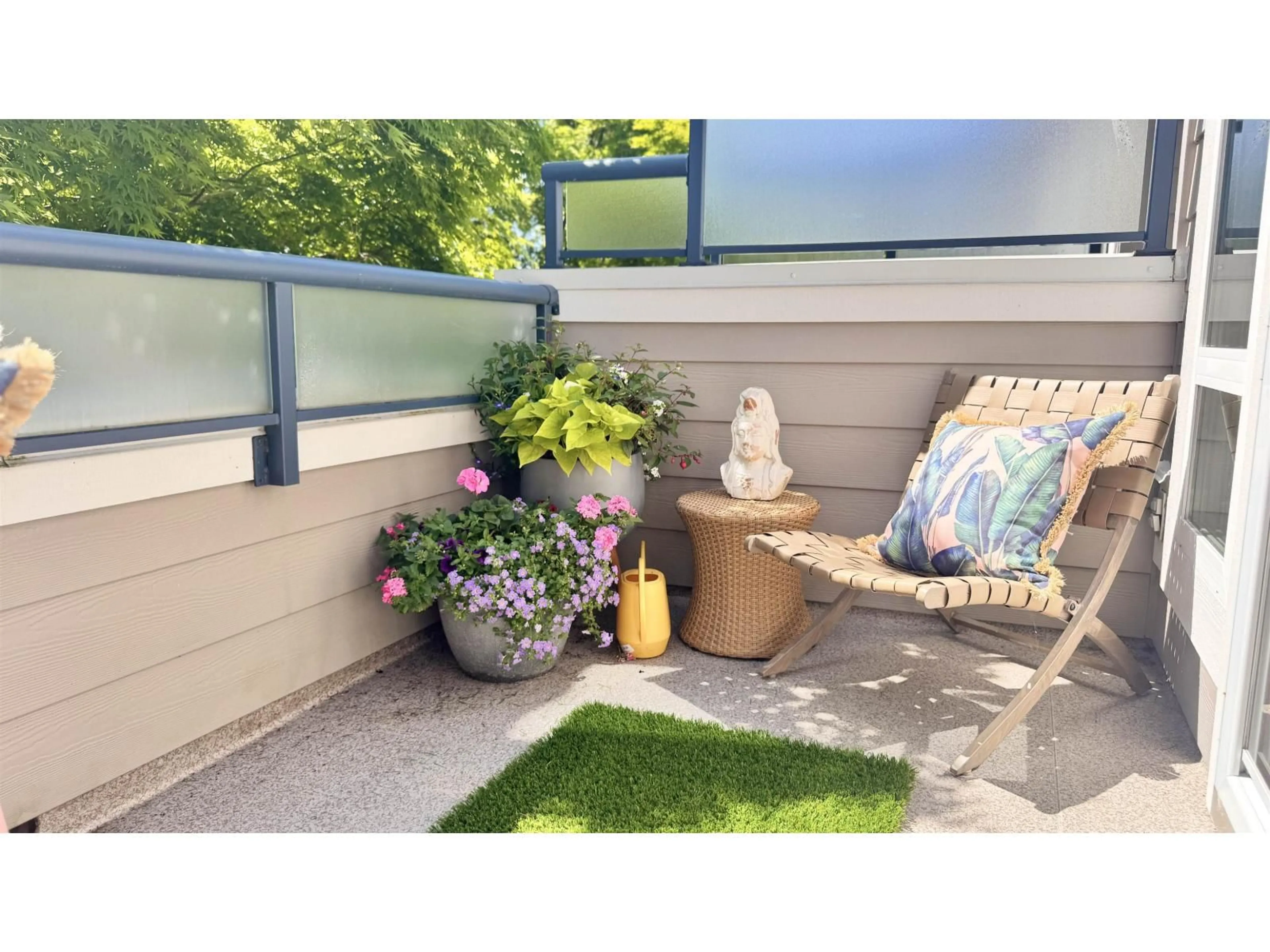 Patio, unknown for 3 - 15161 PROSPECT AVENUE, White Rock British Columbia V4B2B8