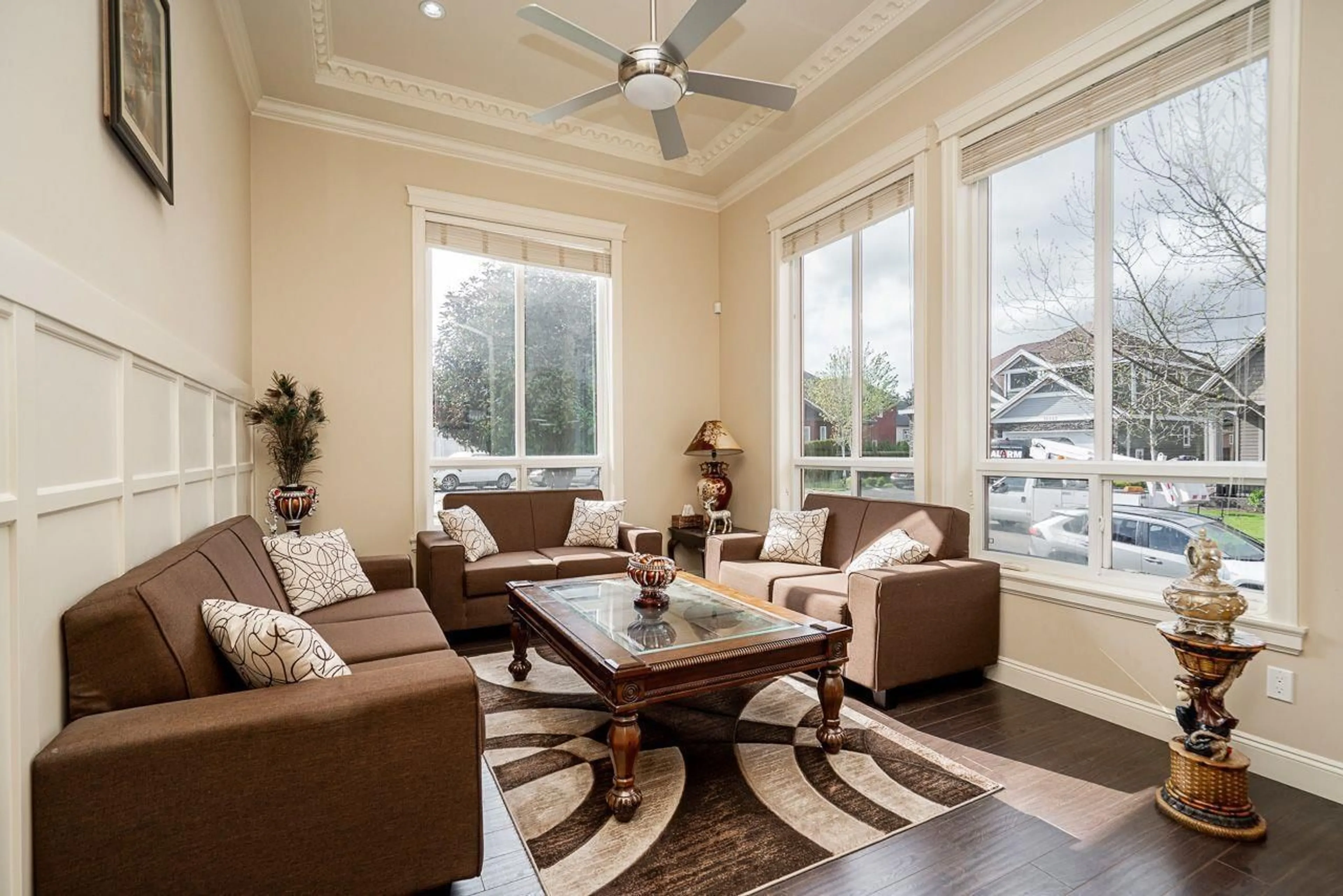 Living room with furniture, unknown for 7532 144A STREET, Surrey British Columbia V3S0S3