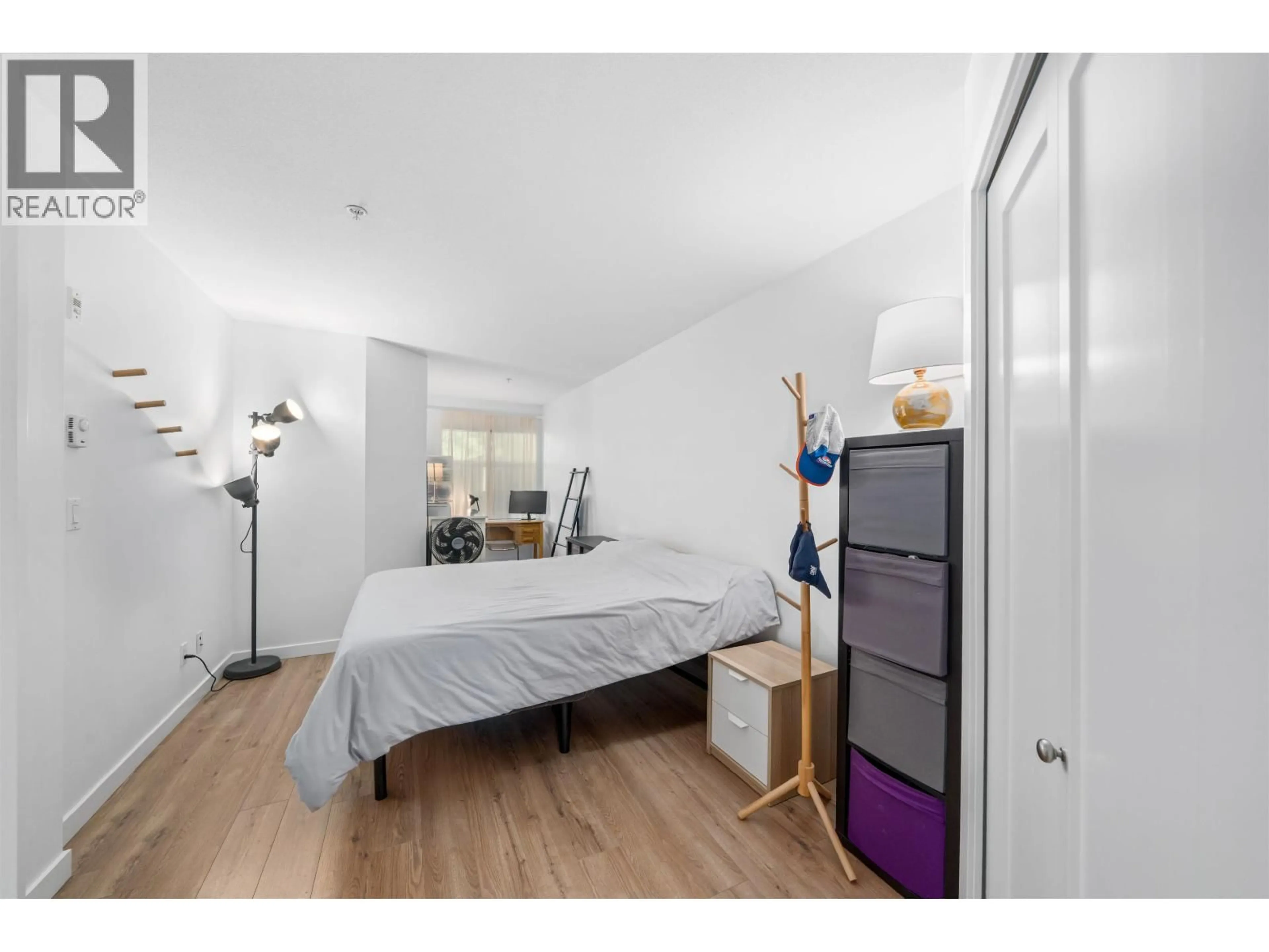 A pic of a room for 203 - 4833 BRENTWOOD DRIVE, Burnaby British Columbia V5C0C3
