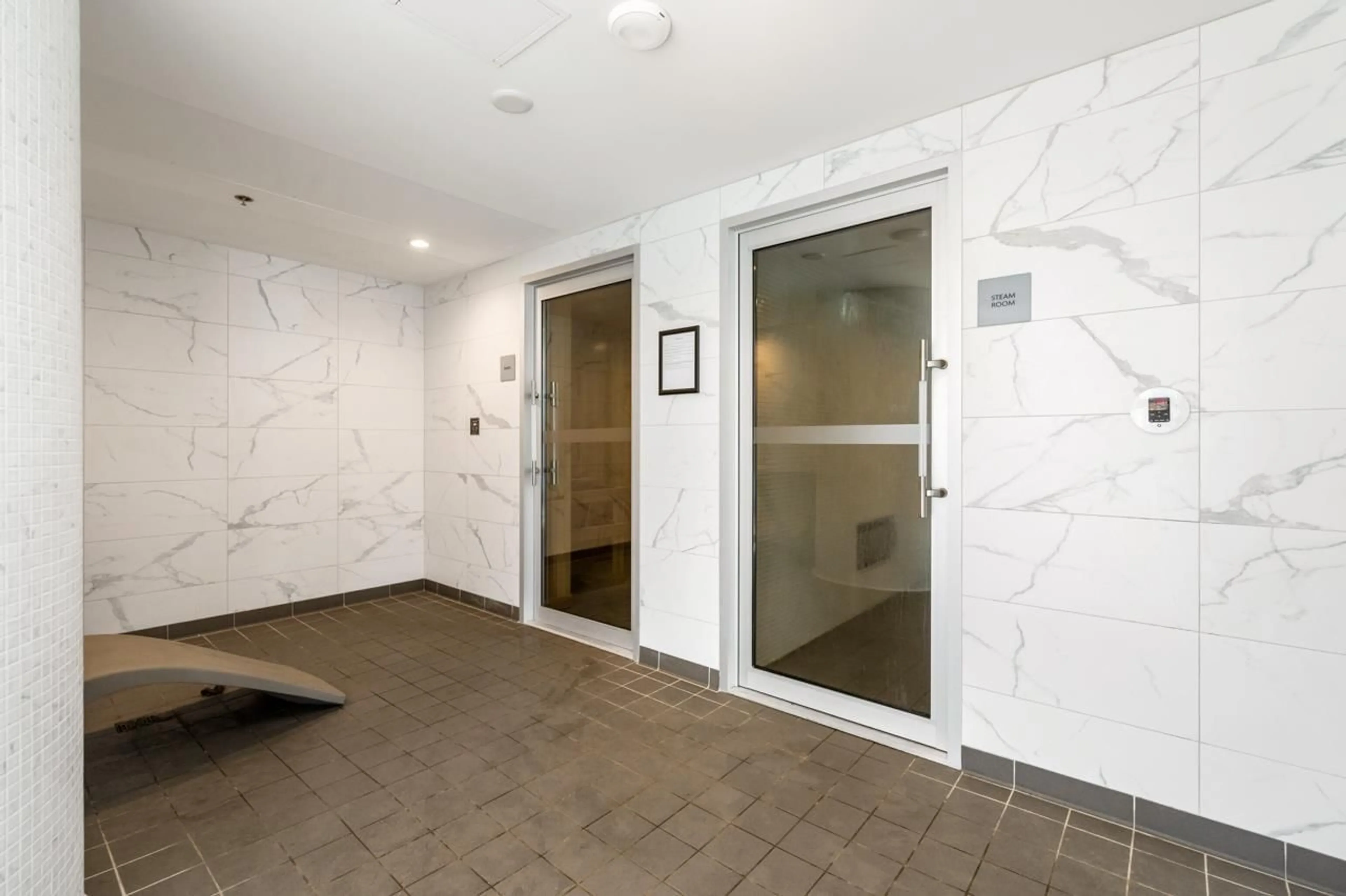 Indoor foyer for 2702 - 13768 100 AVENUE, Surrey British Columbia V3T0V2