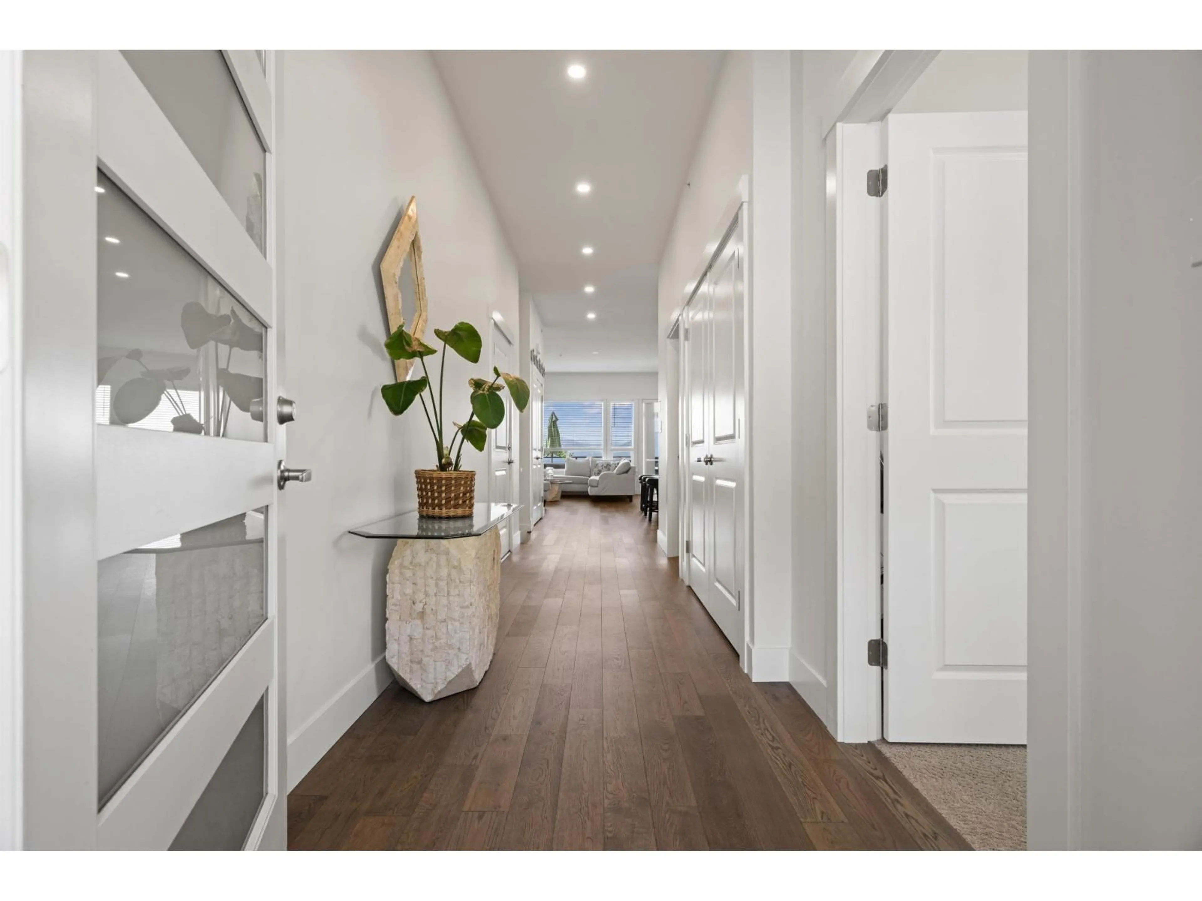 Indoor entryway for 144 - 51096 FALLS COURT, Chilliwack British Columbia V4Z1K7