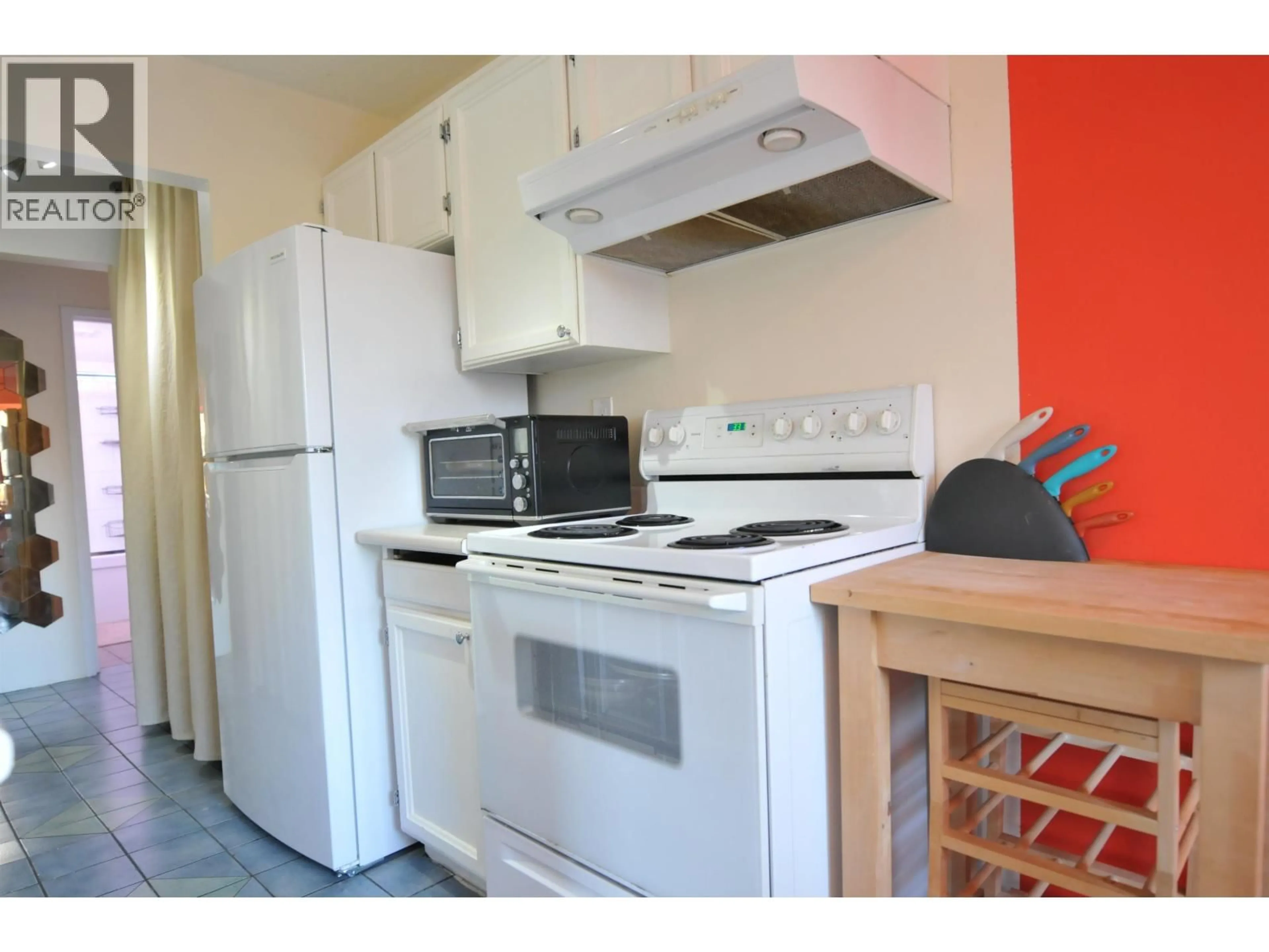 Standard kitchen, unknown for 209 - 930 7TH AVENUE, Vancouver British Columbia V5T1P6
