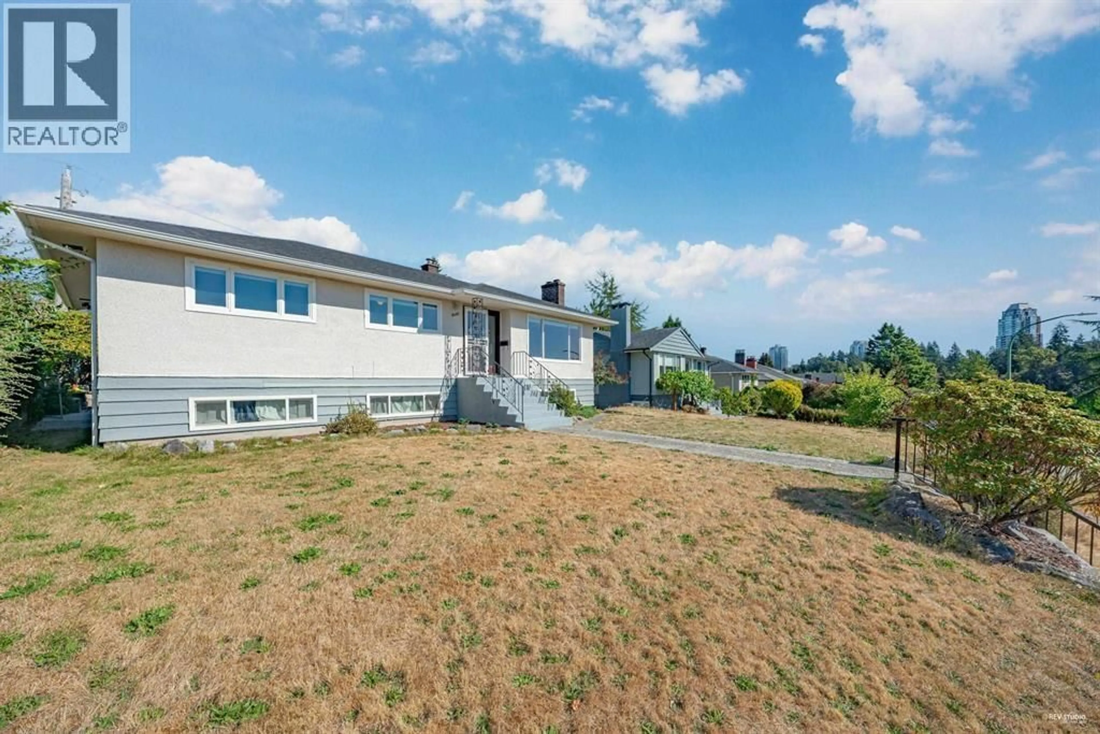 A pic from outside/outdoor area/front of a property/back of a property/a pic from drone, mountain view for 6407 CLINTON STREET, Burnaby British Columbia V5E1A3