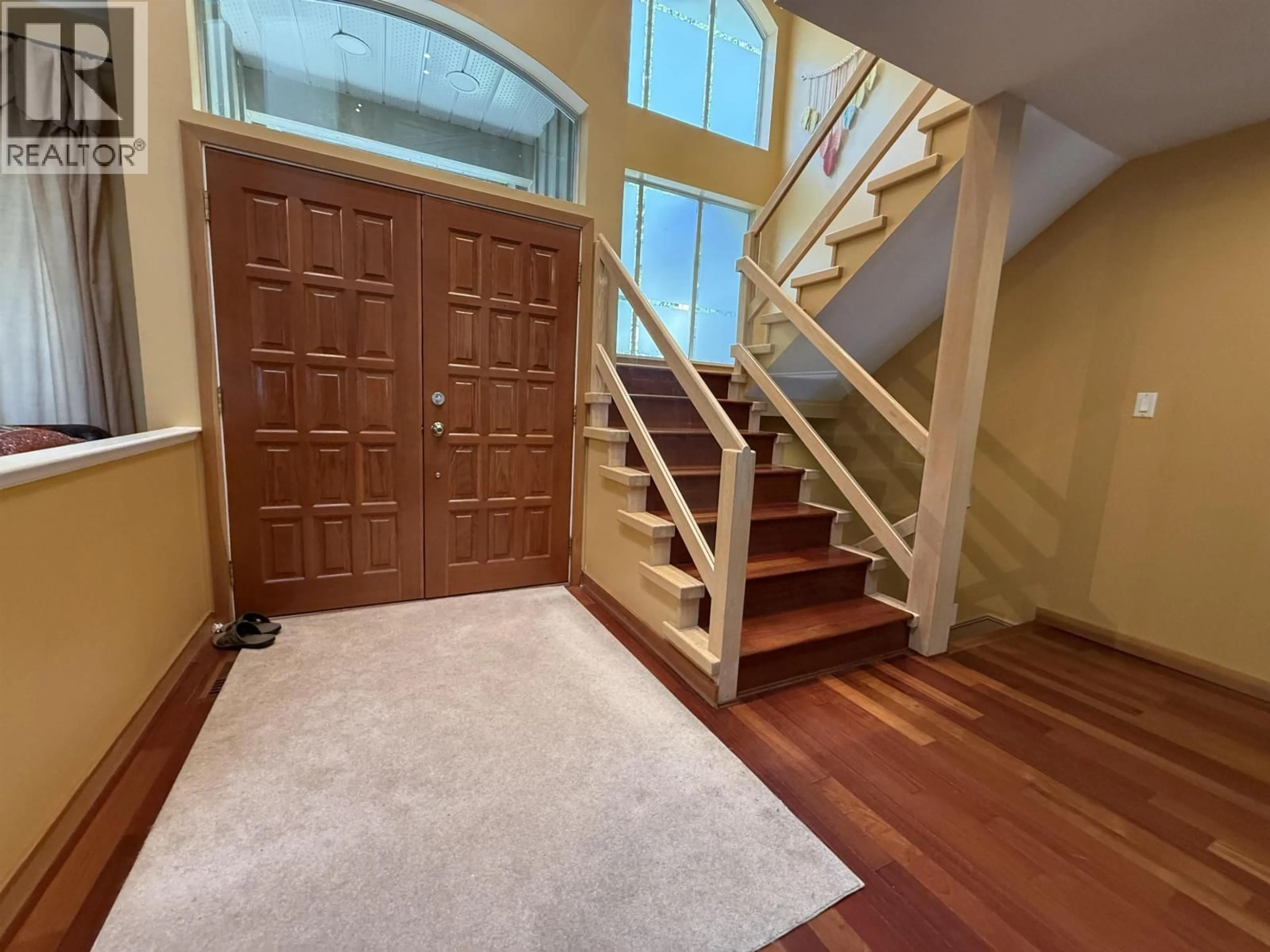 Indoor foyer for 3938 BRAEMAR PLACE, North Vancouver British Columbia V7N4M8
