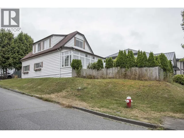 12393 GRAY STREET, Maple Ridge 3