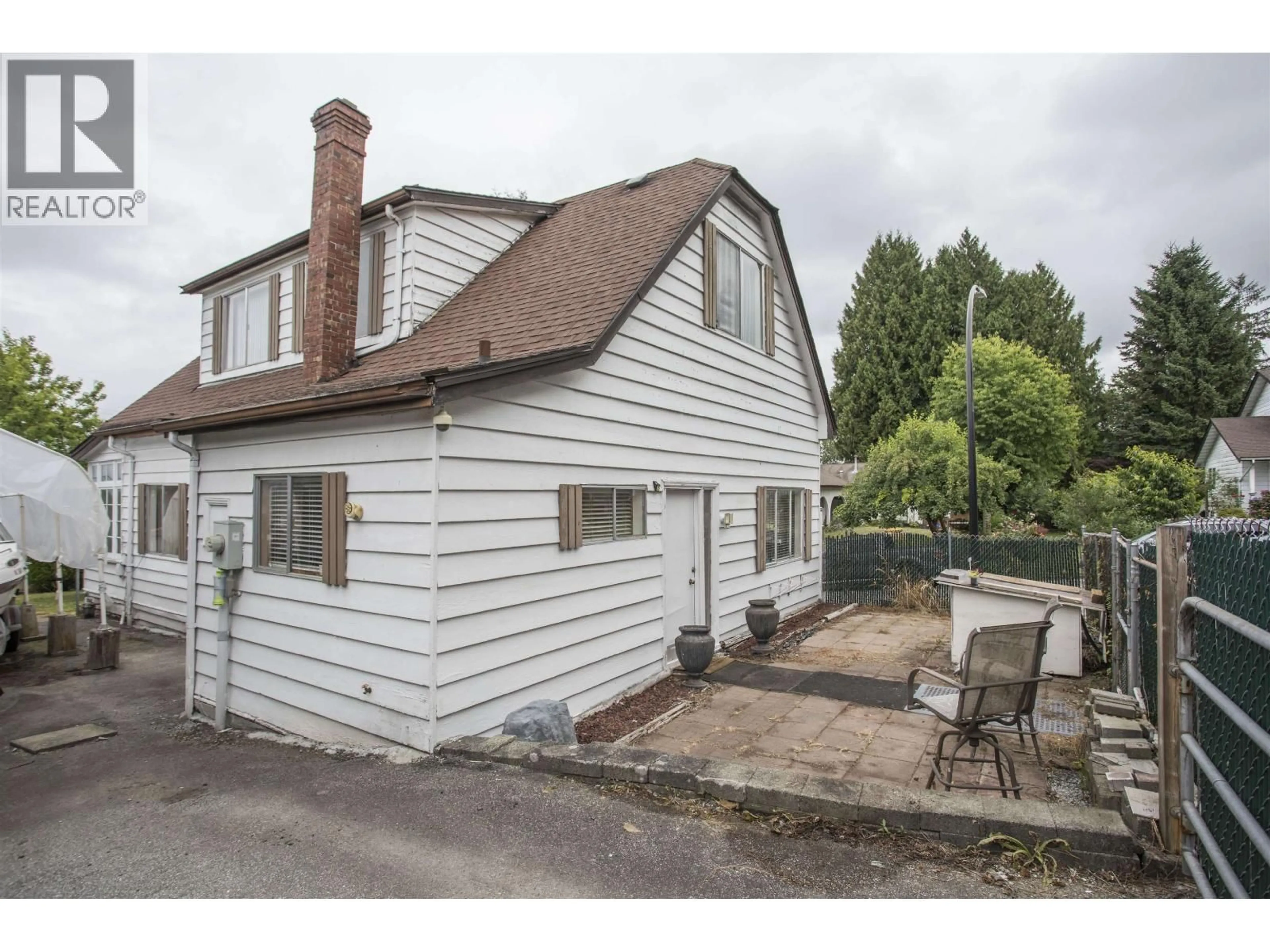 A pic from outside/outdoor area/front of a property/back of a property/a pic from drone, street for 12393 GRAY STREET, Maple Ridge British Columbia V2X5V1