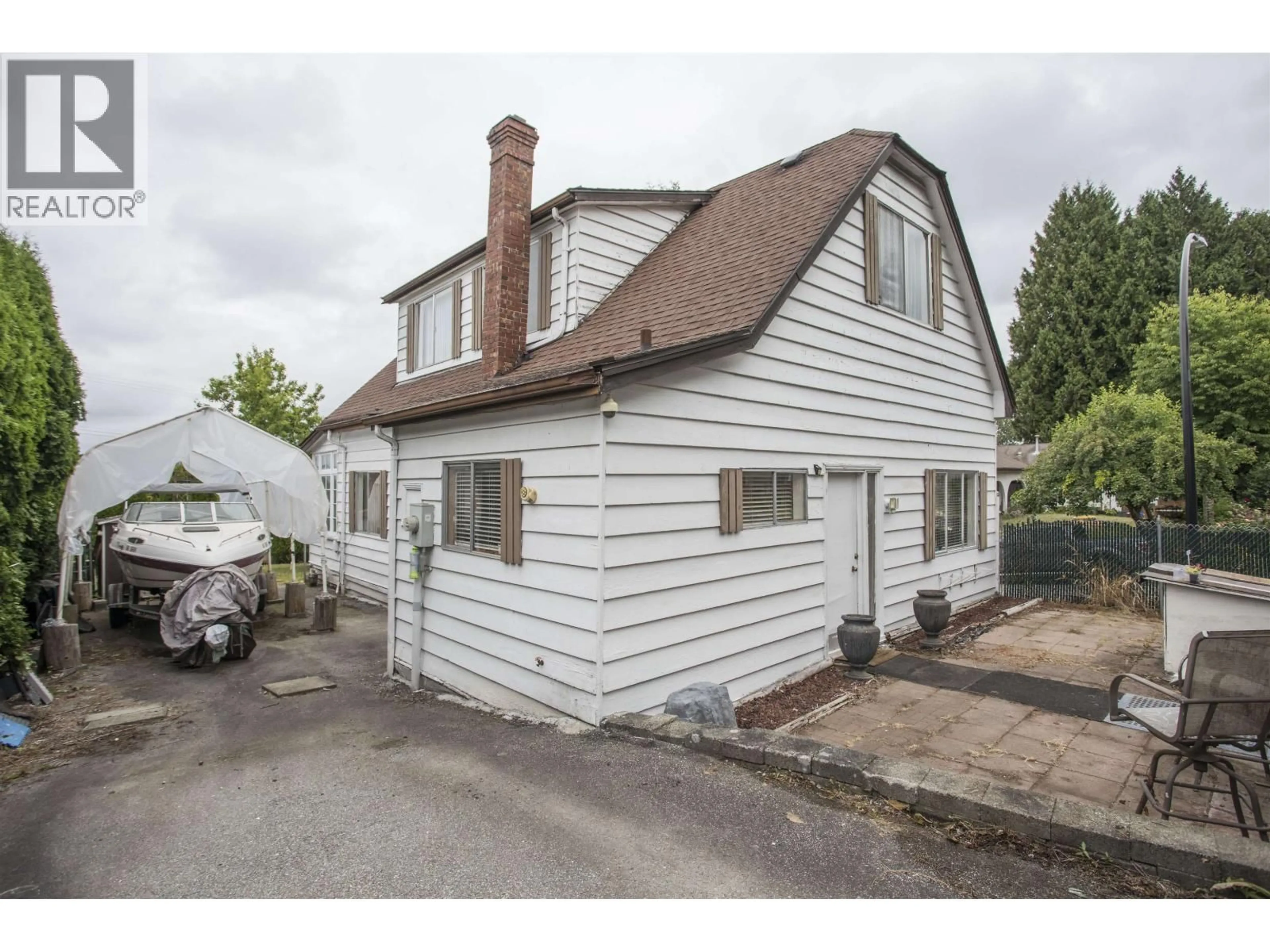 A pic from outside/outdoor area/front of a property/back of a property/a pic from drone, street for 12393 GRAY STREET, Maple Ridge British Columbia V2X5V1