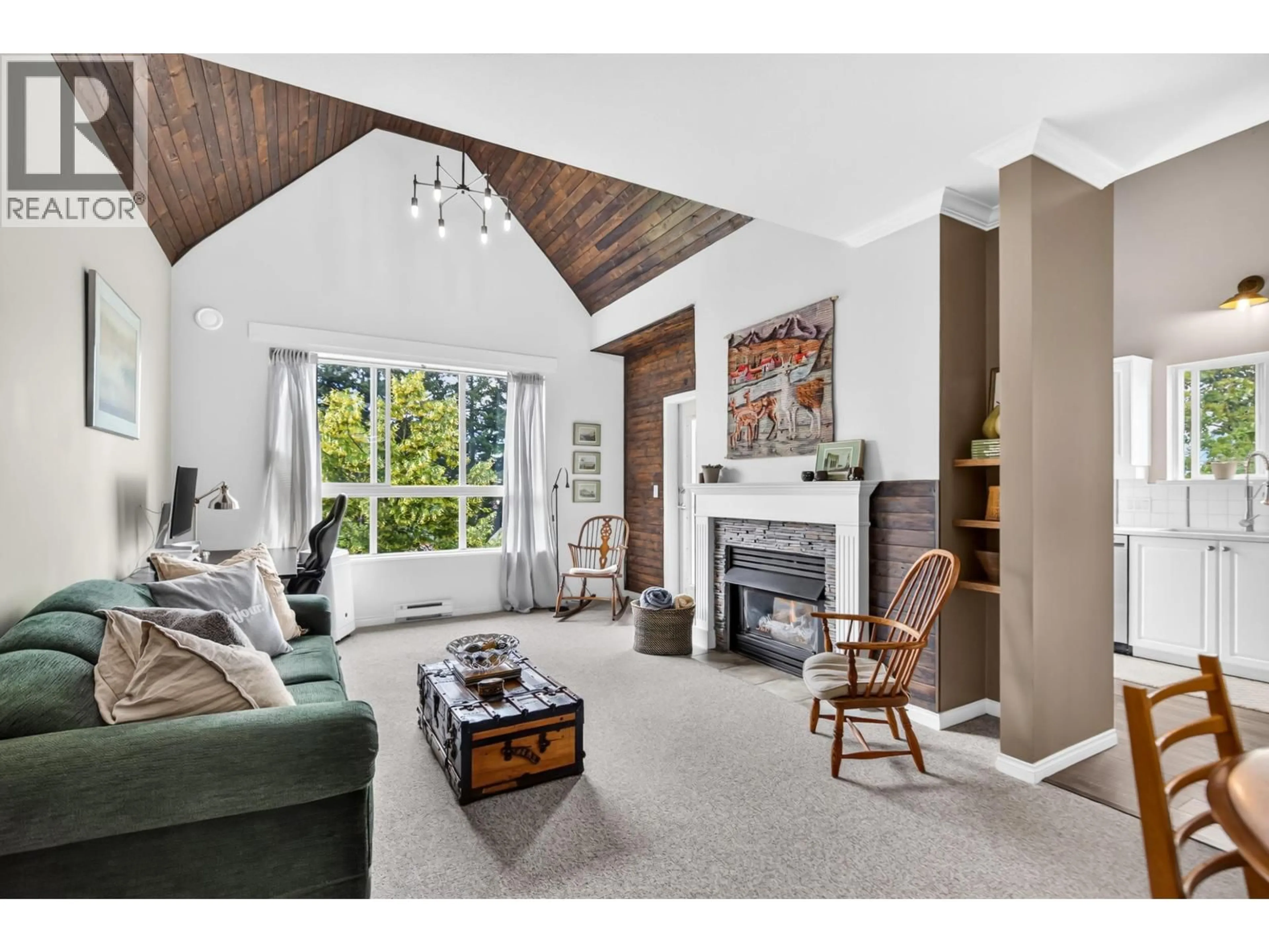 Living room with furniture, unknown for 403 - 19091 MCMYN ROAD, Pitt Meadows British Columbia V3Y2S8