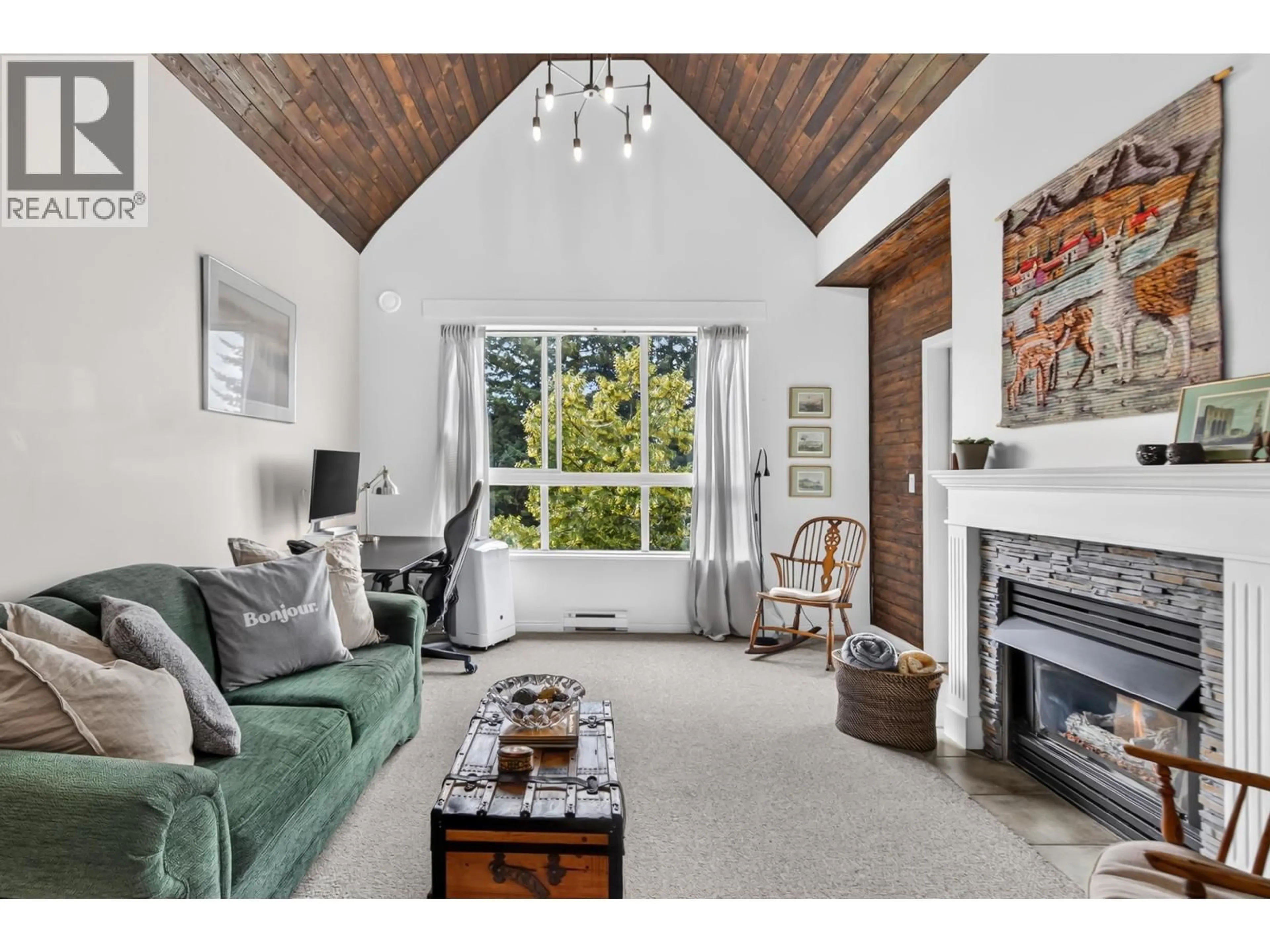 Living room with furniture, unknown for 403 - 19091 MCMYN ROAD, Pitt Meadows British Columbia V3Y2S8
