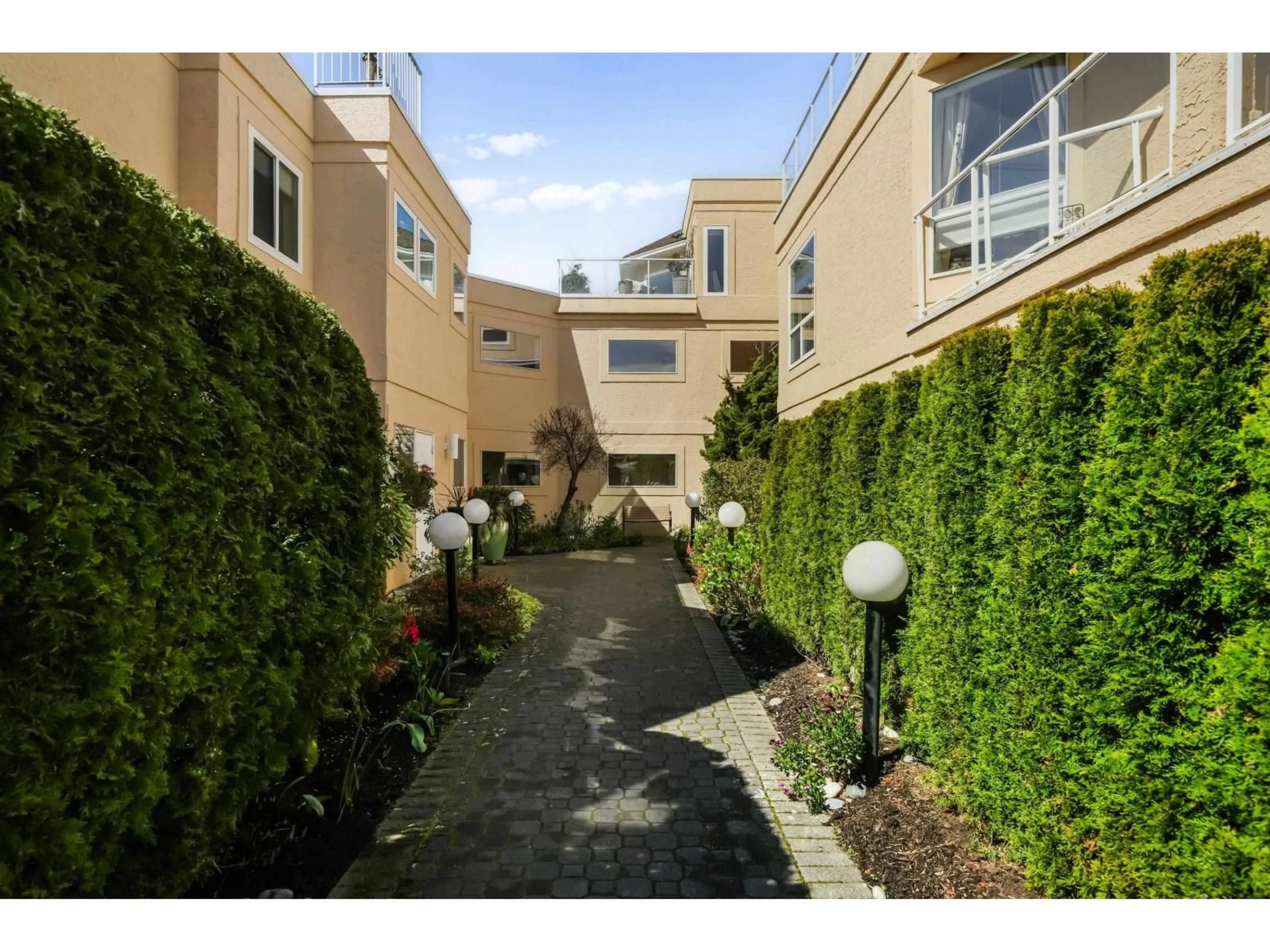 Patio, street for 201 - 1255 BEST STREET, White Rock British Columbia V4B4E1