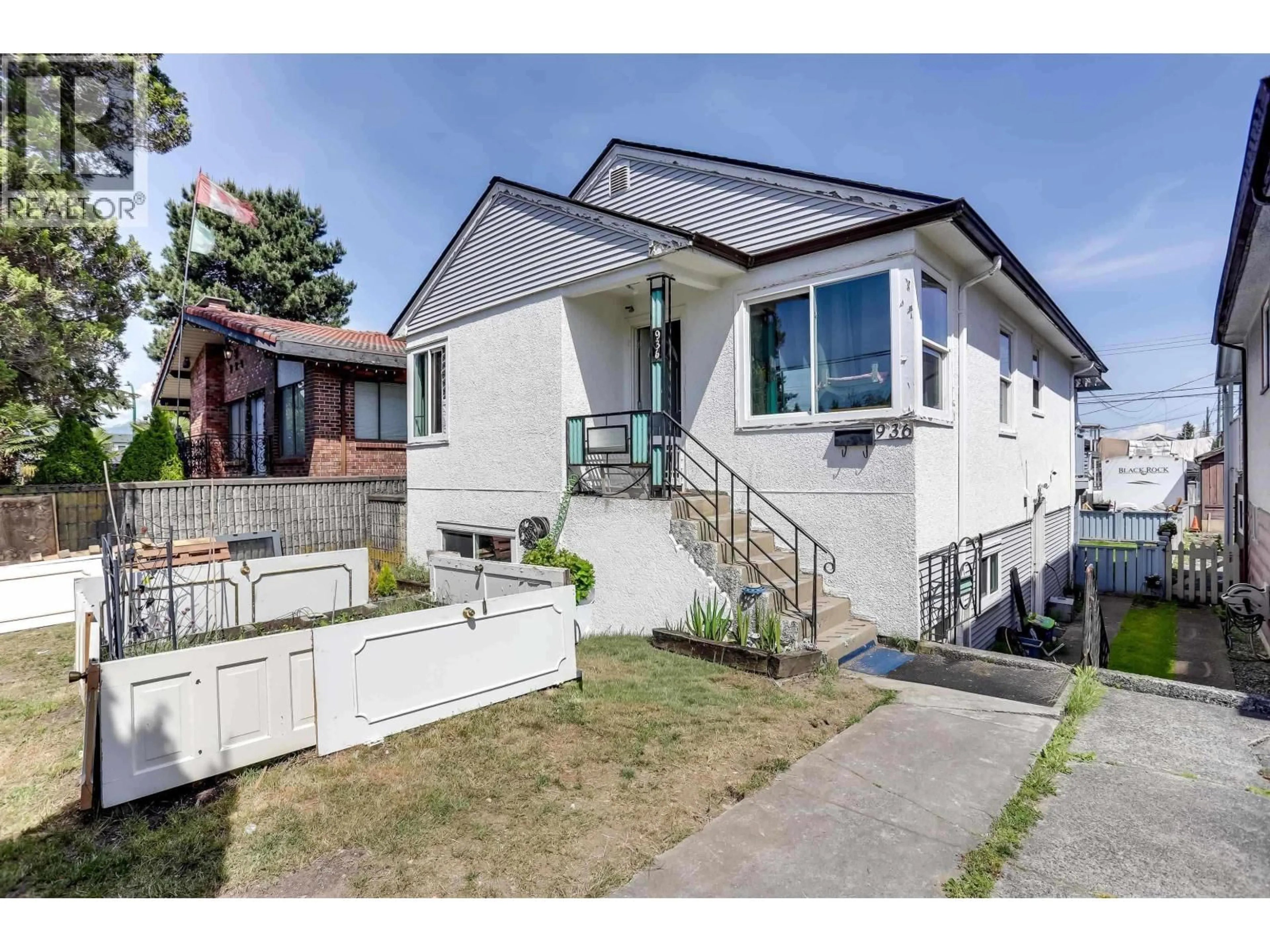 Unknown for 936 NANAIMO STREET, Vancouver British Columbia V5L4S9