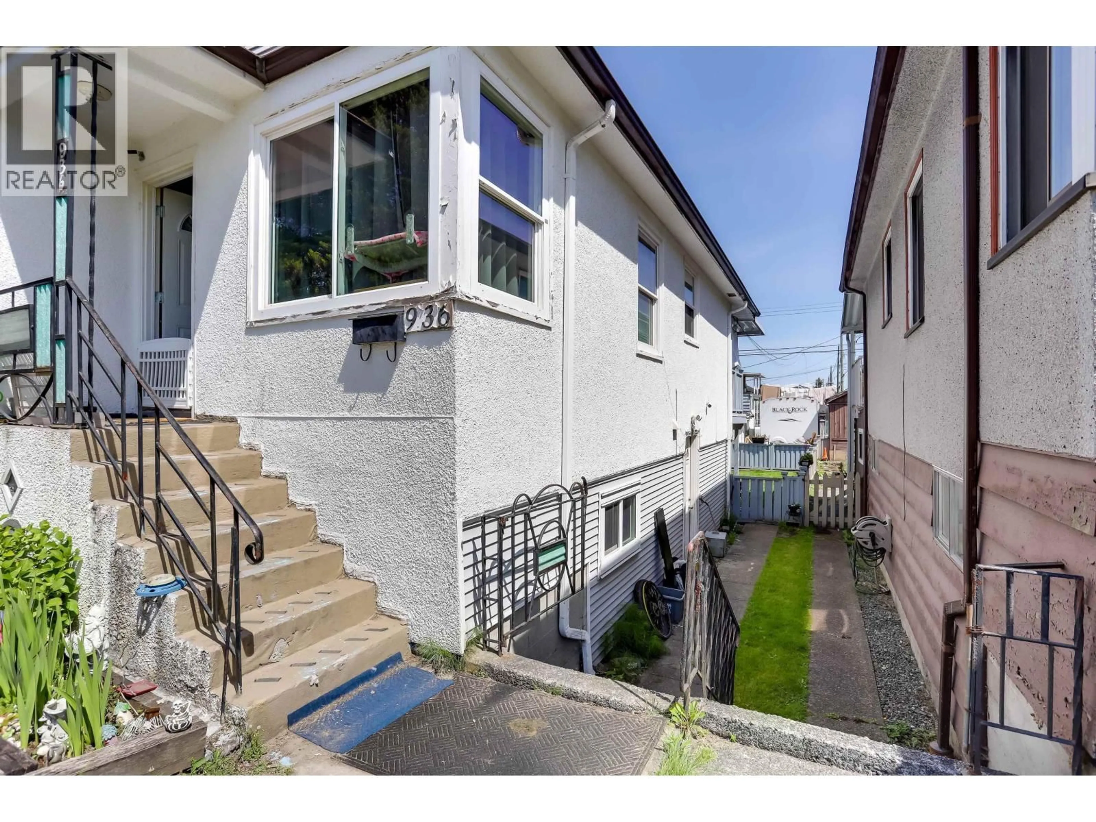 Unknown for 936 NANAIMO STREET, Vancouver British Columbia V5L4S9