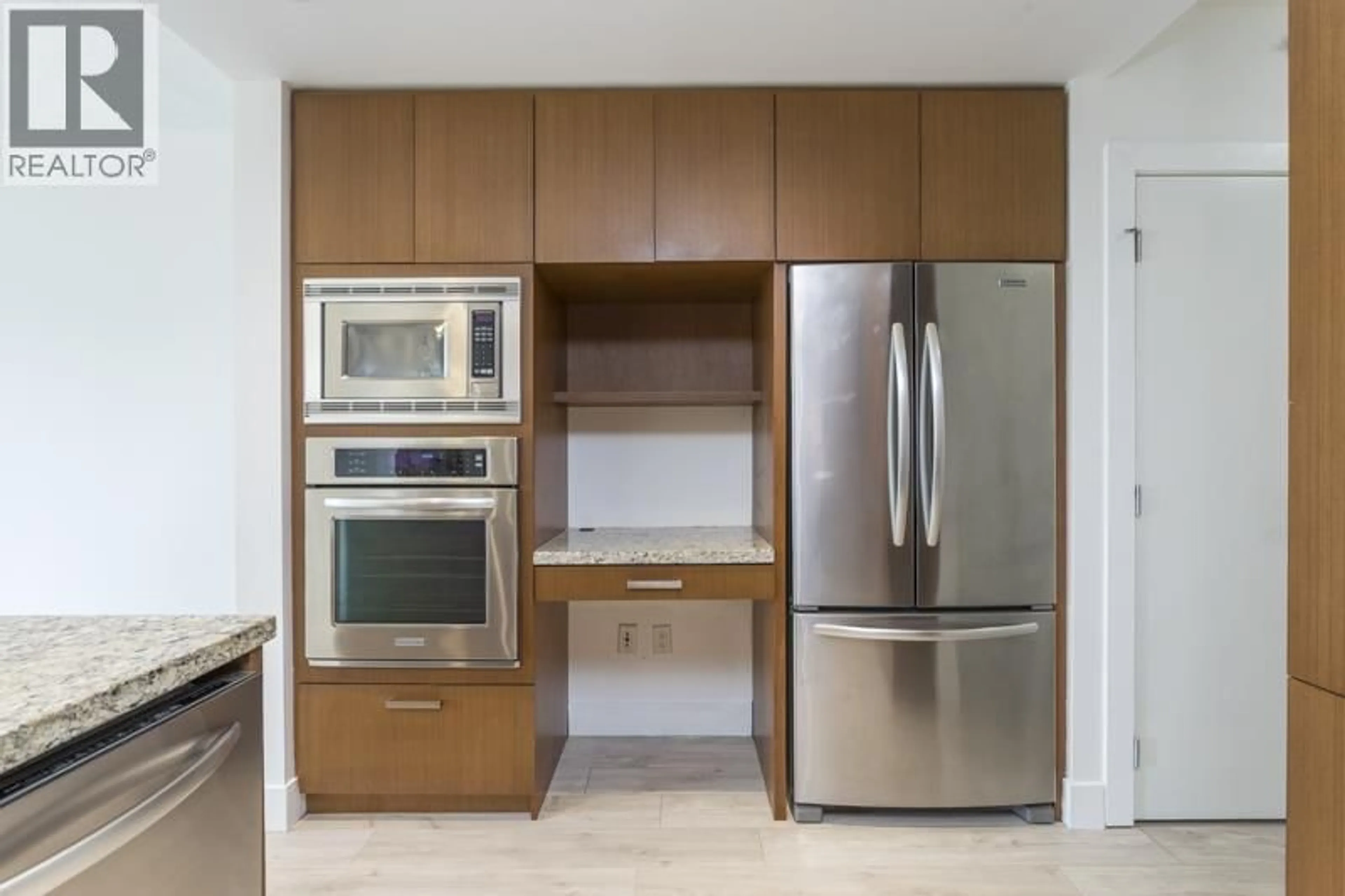 Standard kitchen, wood/laminate floor for 702 - 1155 THE HIGH STREET, Coquitlam British Columbia V3B7W4