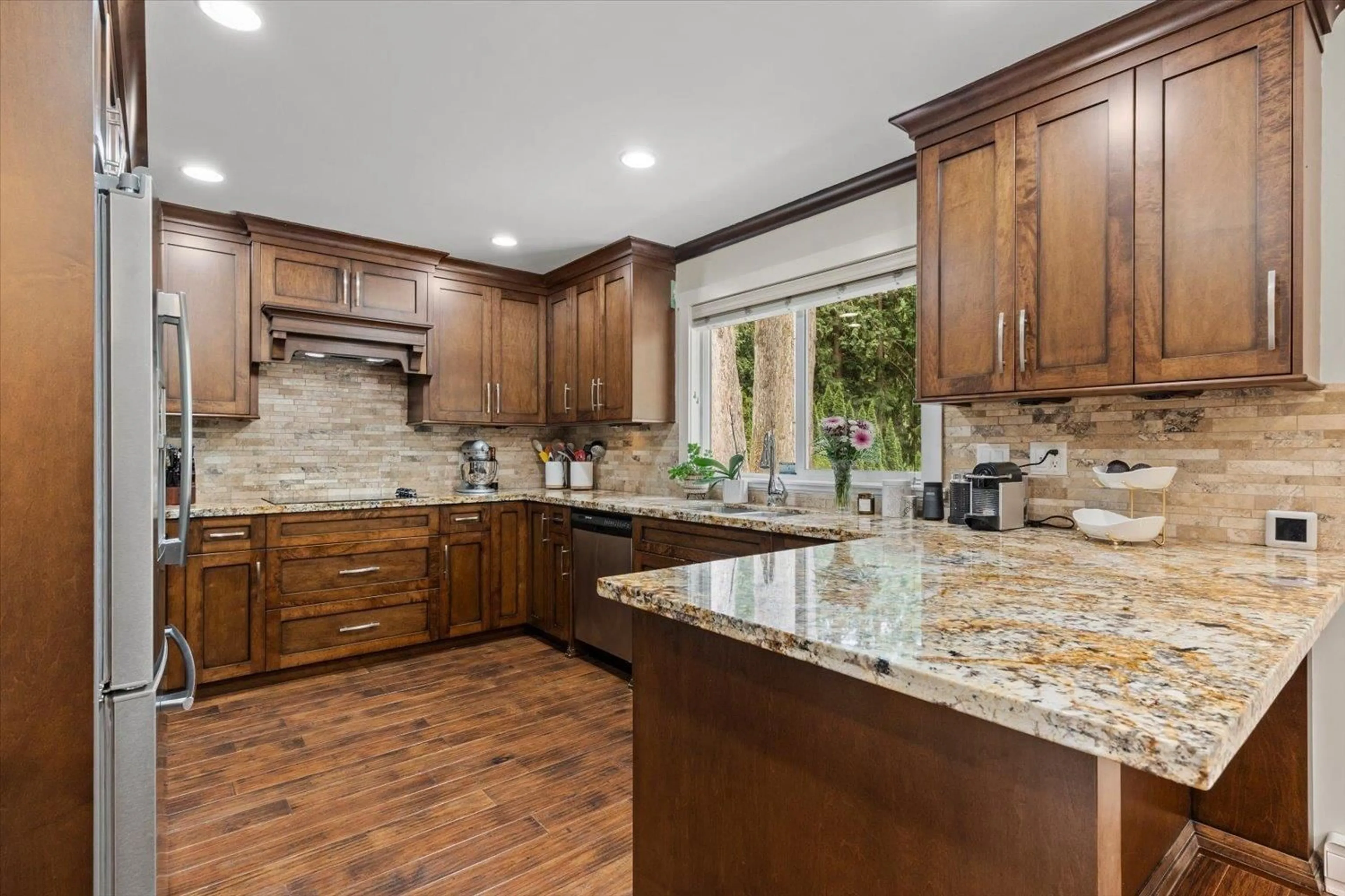 Open concept kitchen, ceramic/tile floor for 49322 NEVILLE ROAD, Sardis - Chwk River Valley British Columbia V4Z1C3