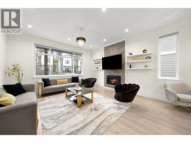 11042 240 STREET, Maple Ridge 3