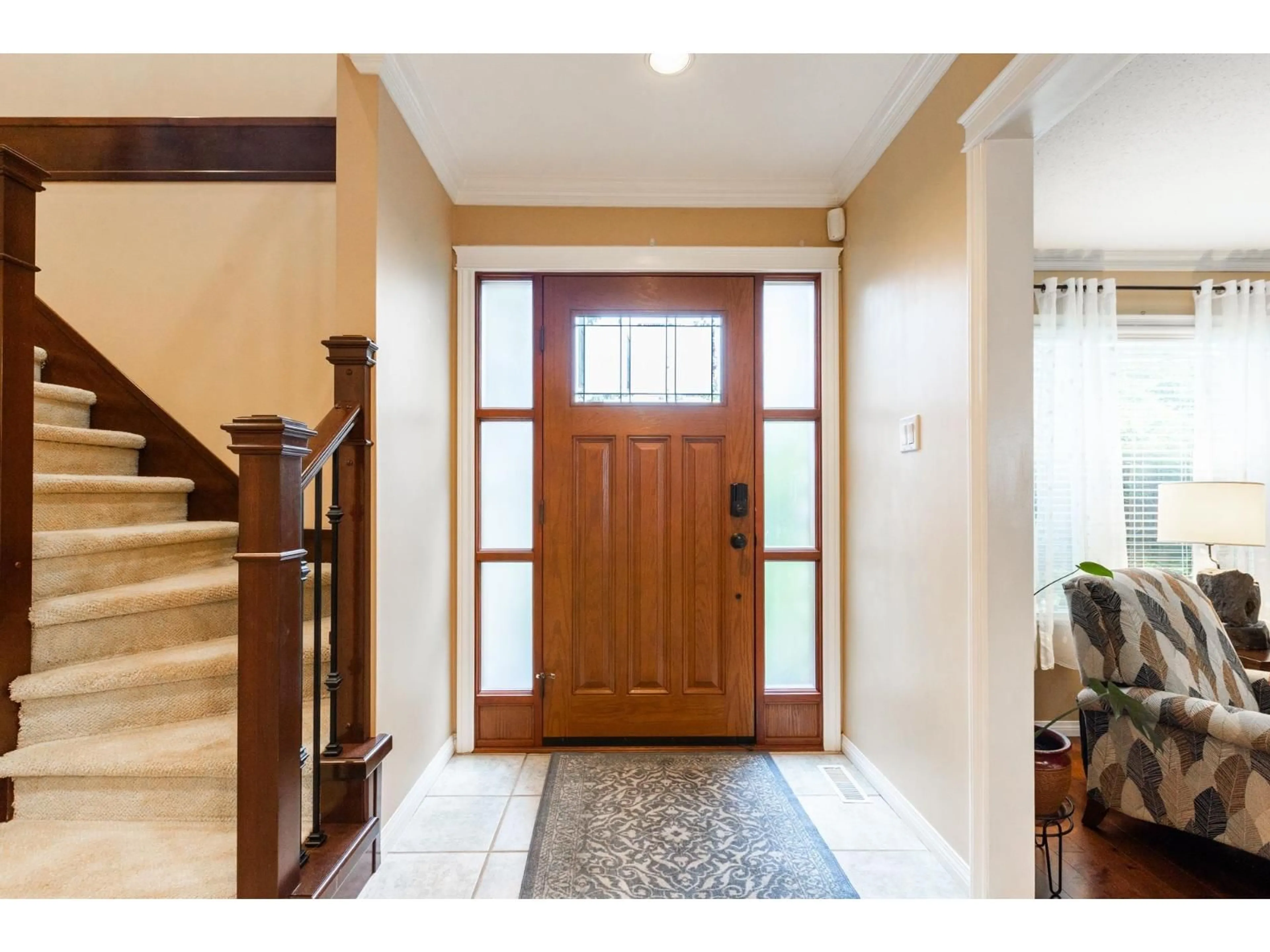 Indoor entryway for 10779 FRASERGLEN DRIVE, Surrey British Columbia V4N1W6