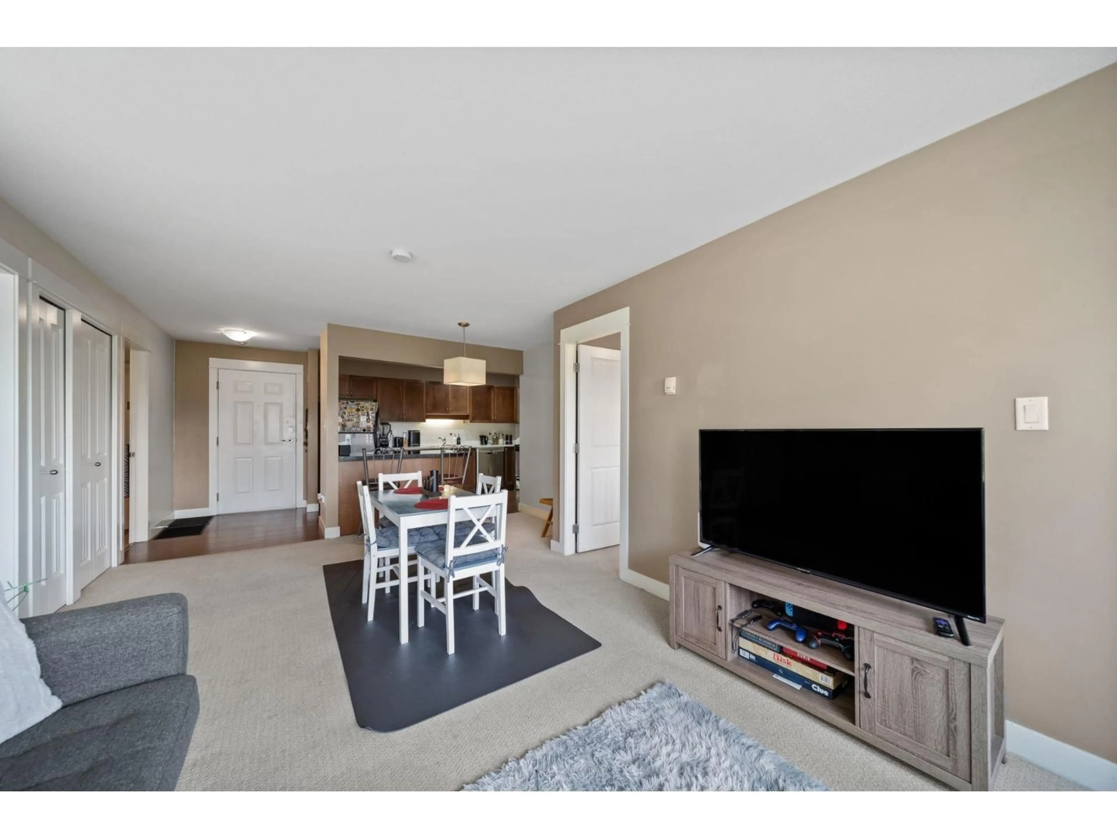 Living room with furniture, unknown for 219 - 32725 GEORGE FERGUSON WAY, Abbotsford British Columbia V2T5M5