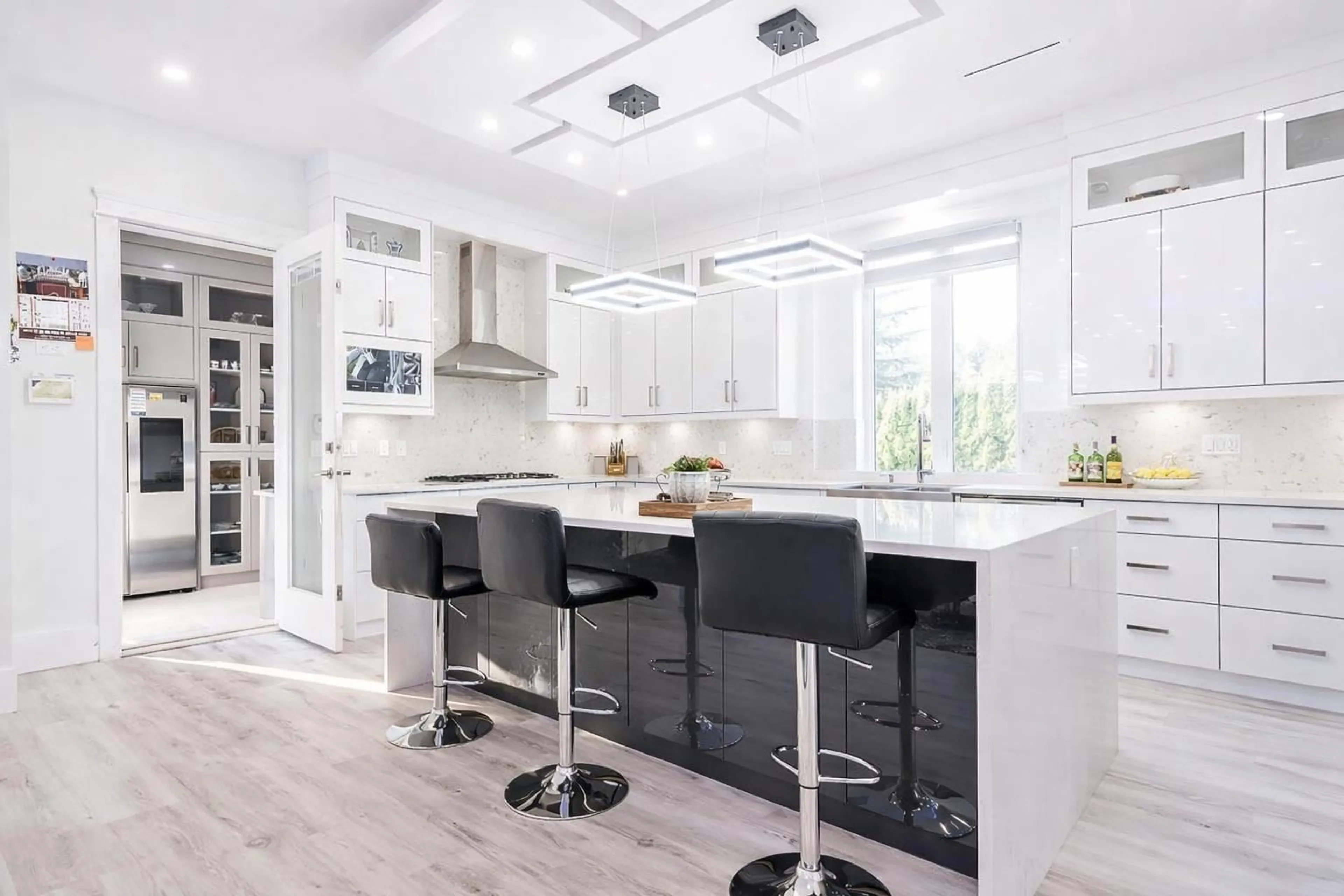 Contemporary kitchen, ceramic/tile floor for 7079 194A STREET, Surrey British Columbia V4N1N2