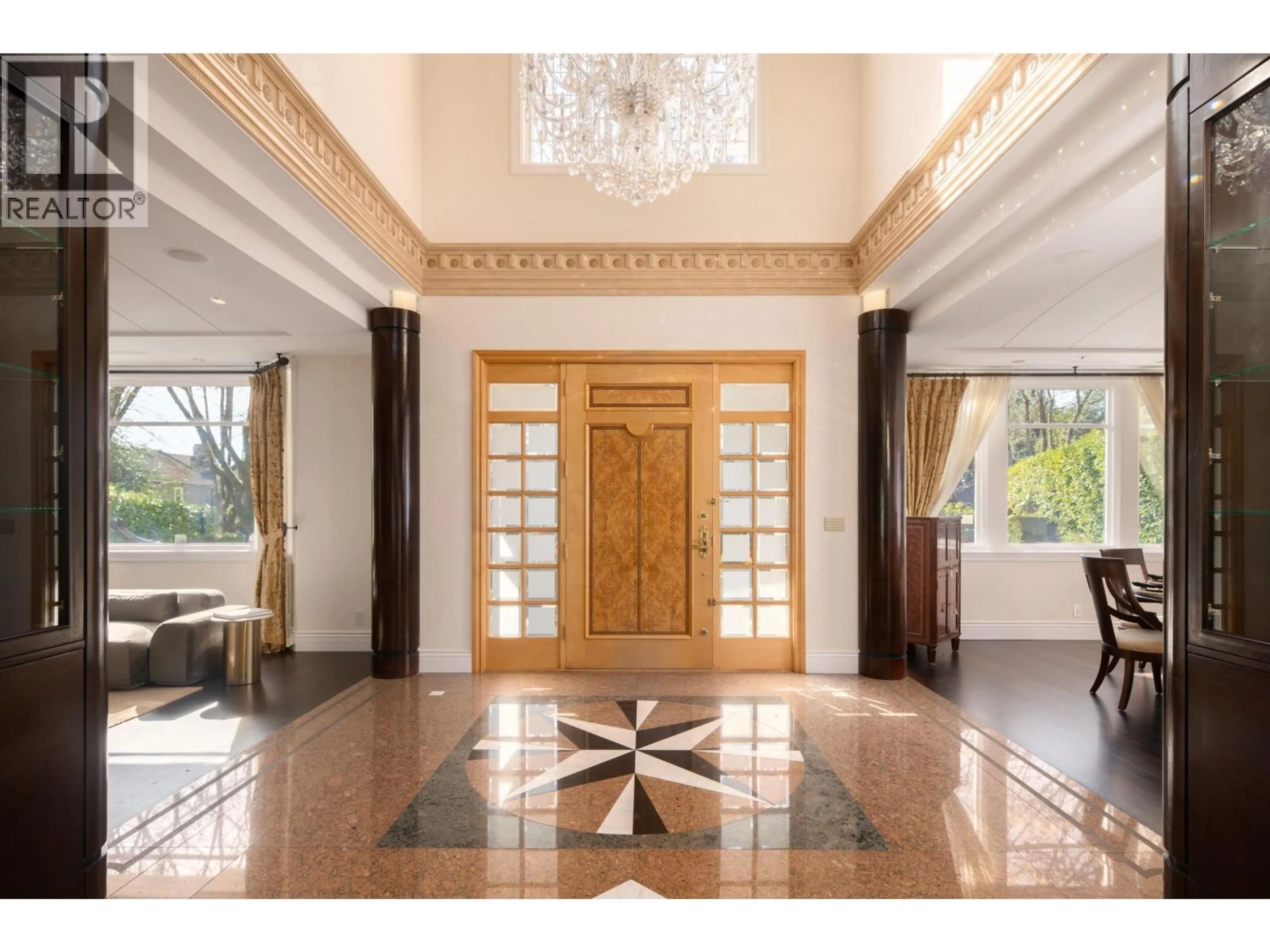 Indoor foyer for 6388 WILTSHIRE STREET, Vancouver British Columbia V6M3M4