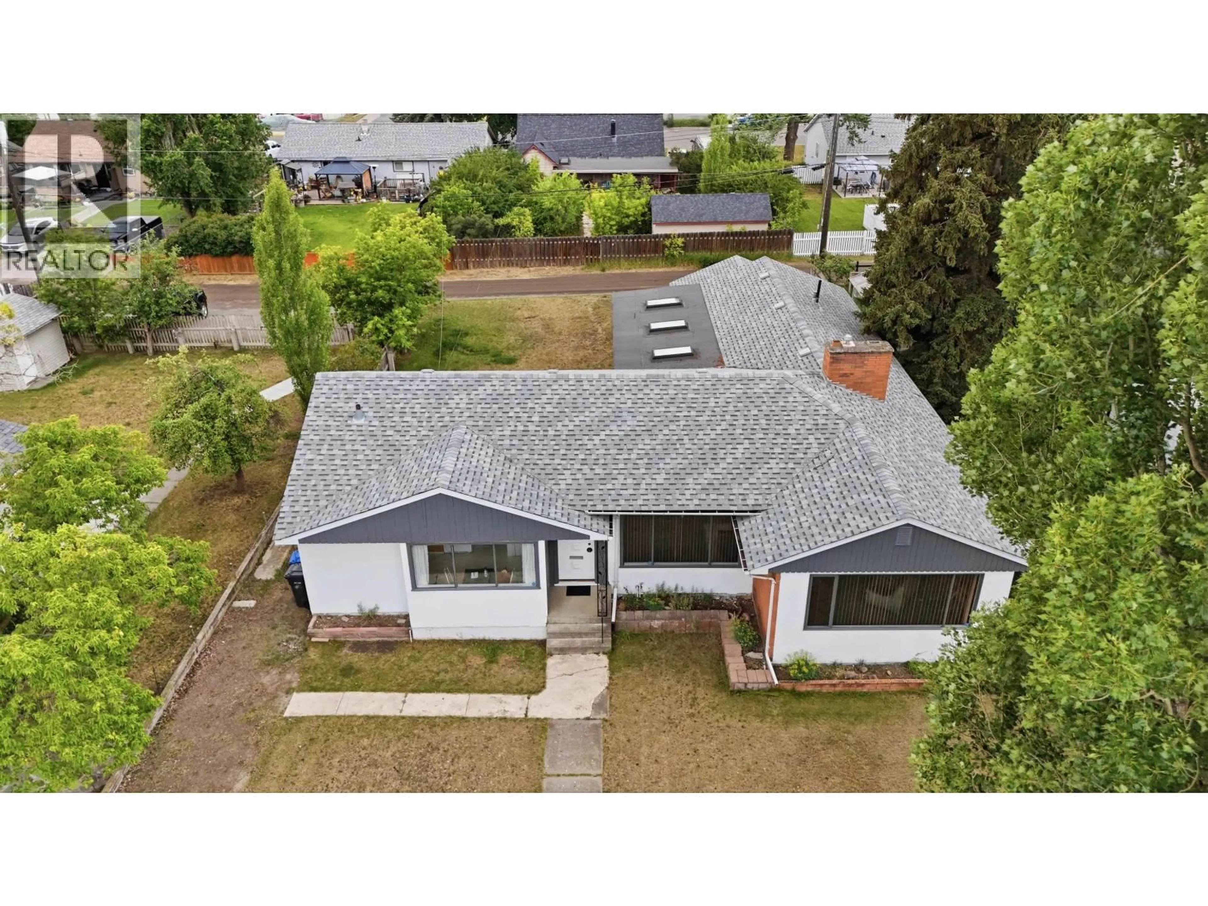 A pic from outside/outdoor area/front of a property/back of a property/a pic from drone, street for 239 FIFTH AVENUE, Williams Lake British Columbia V2G2E9