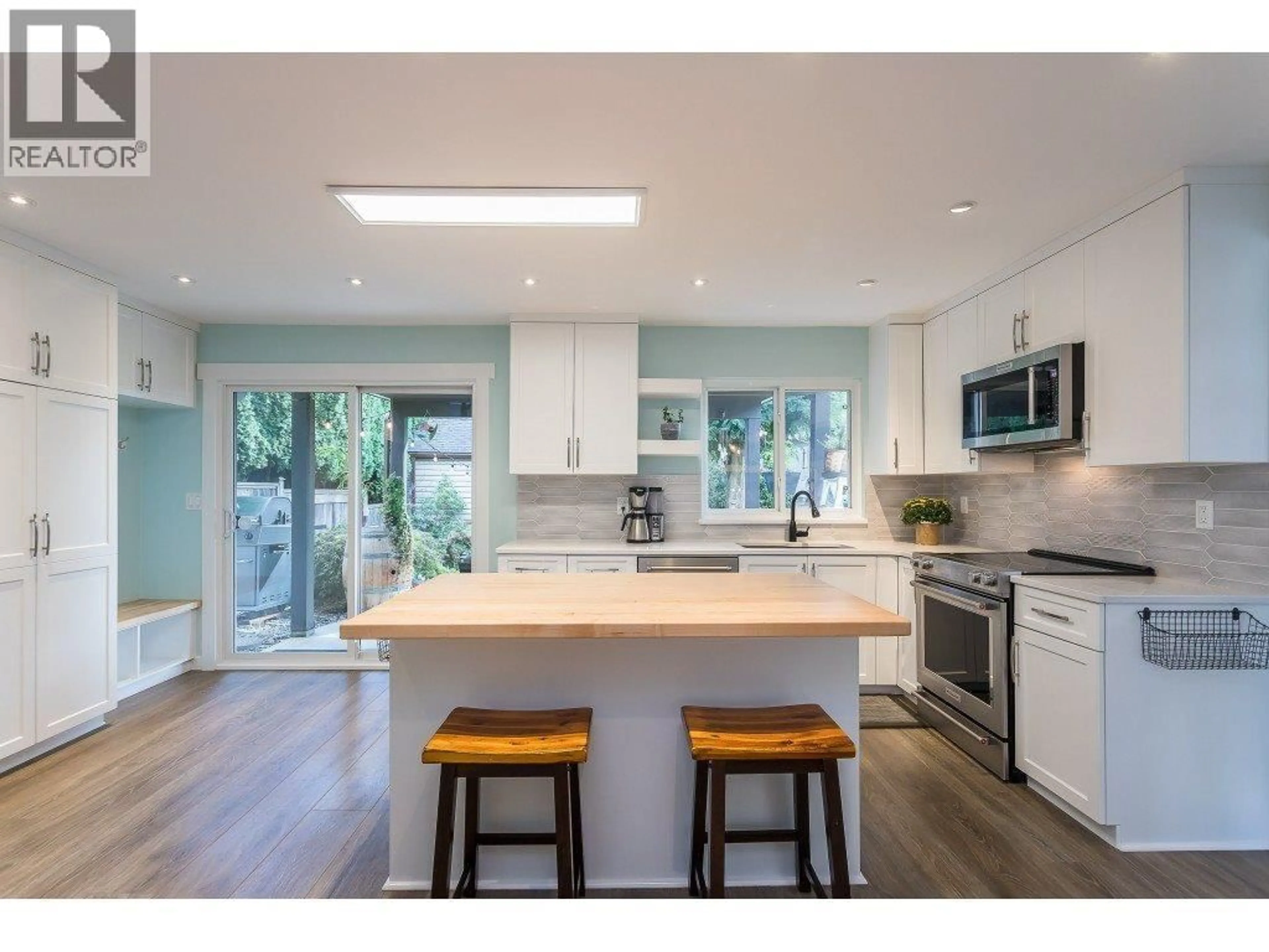 Open concept kitchen, unknown for 19020 MITCHELL ROAD, Pitt Meadows British Columbia V3Y1X9