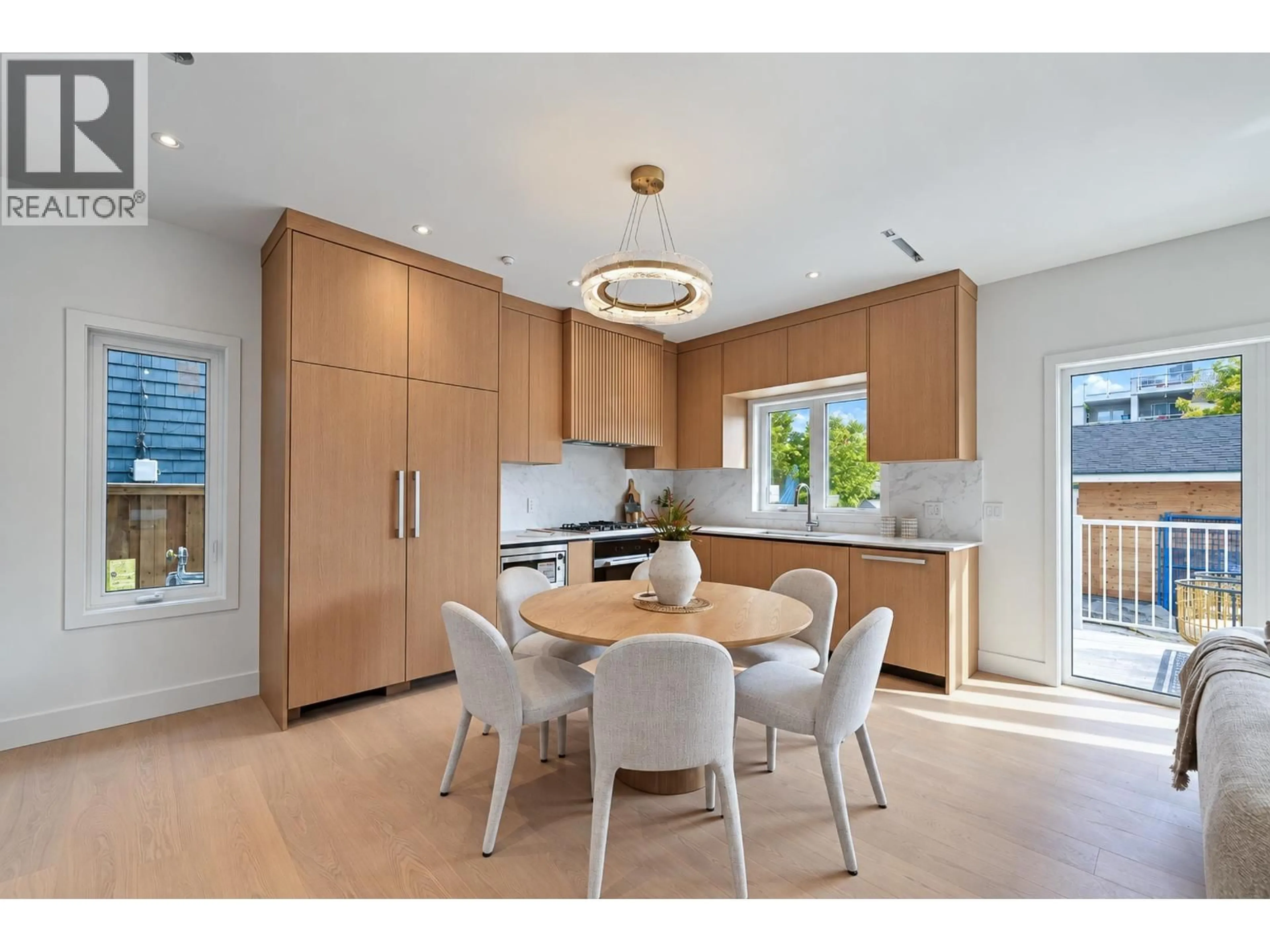 Unknown for 2 - 3638 3RD AVENUE, Vancouver British Columbia V6R1L9
