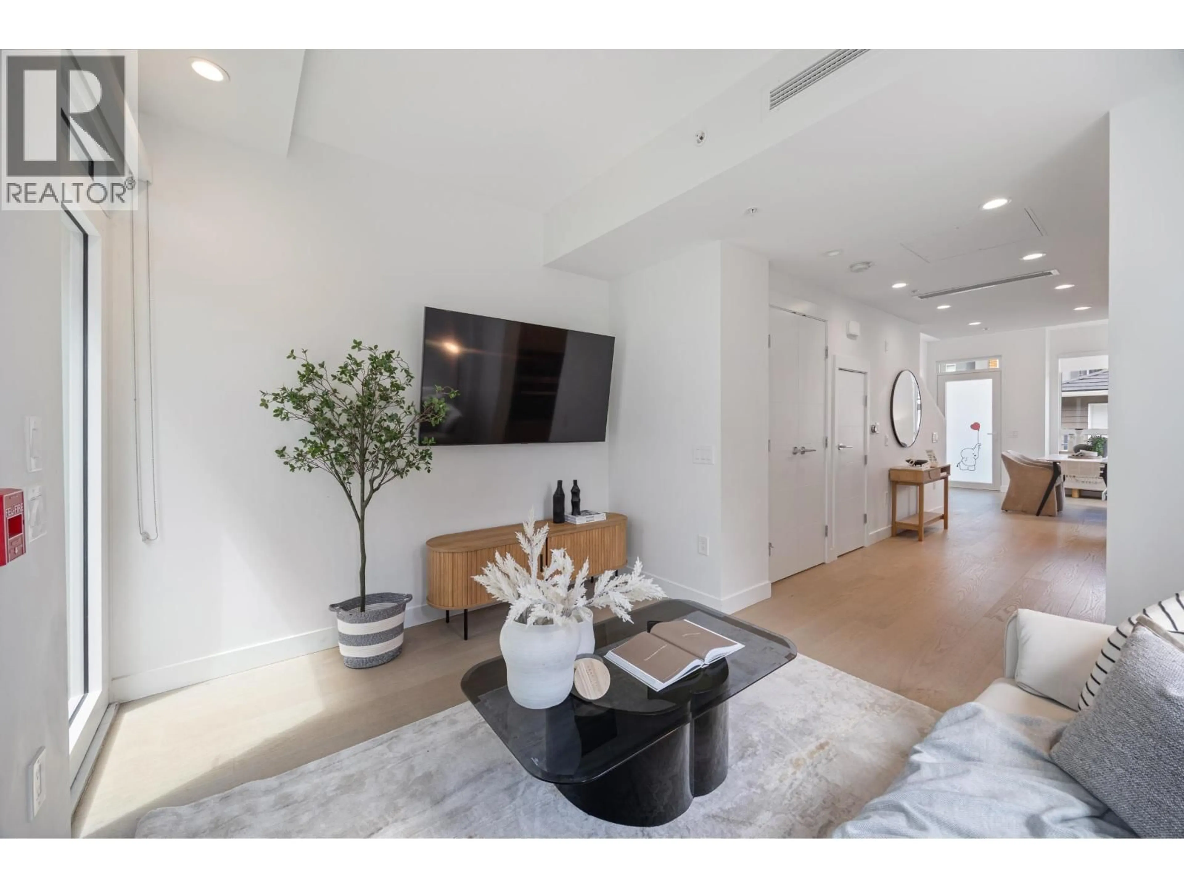 Unknown for 477 KING EDWARD AVENUE, Vancouver British Columbia V5Y2J3