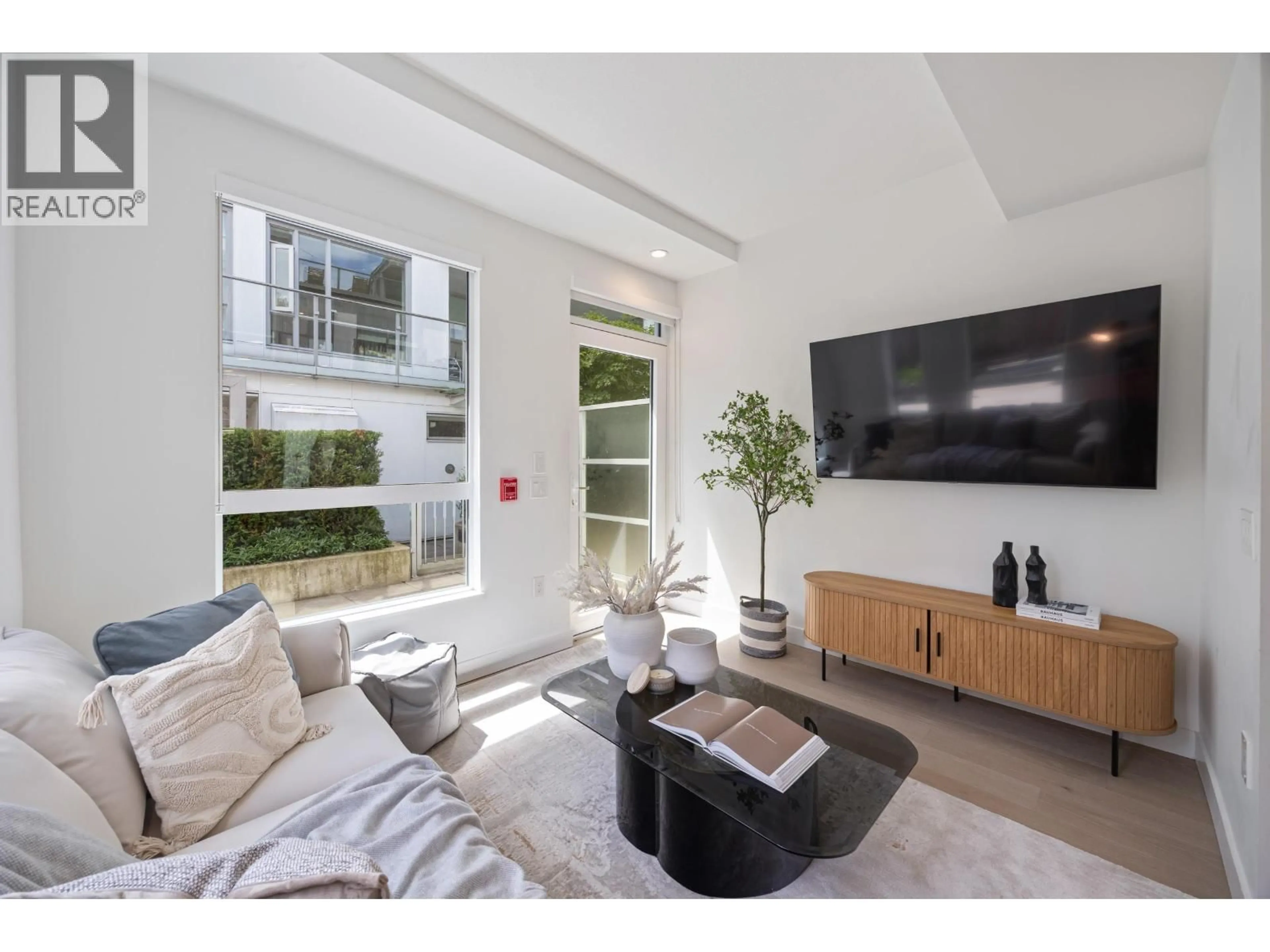 Unknown for 477 KING EDWARD AVENUE, Vancouver British Columbia V5Y2J3