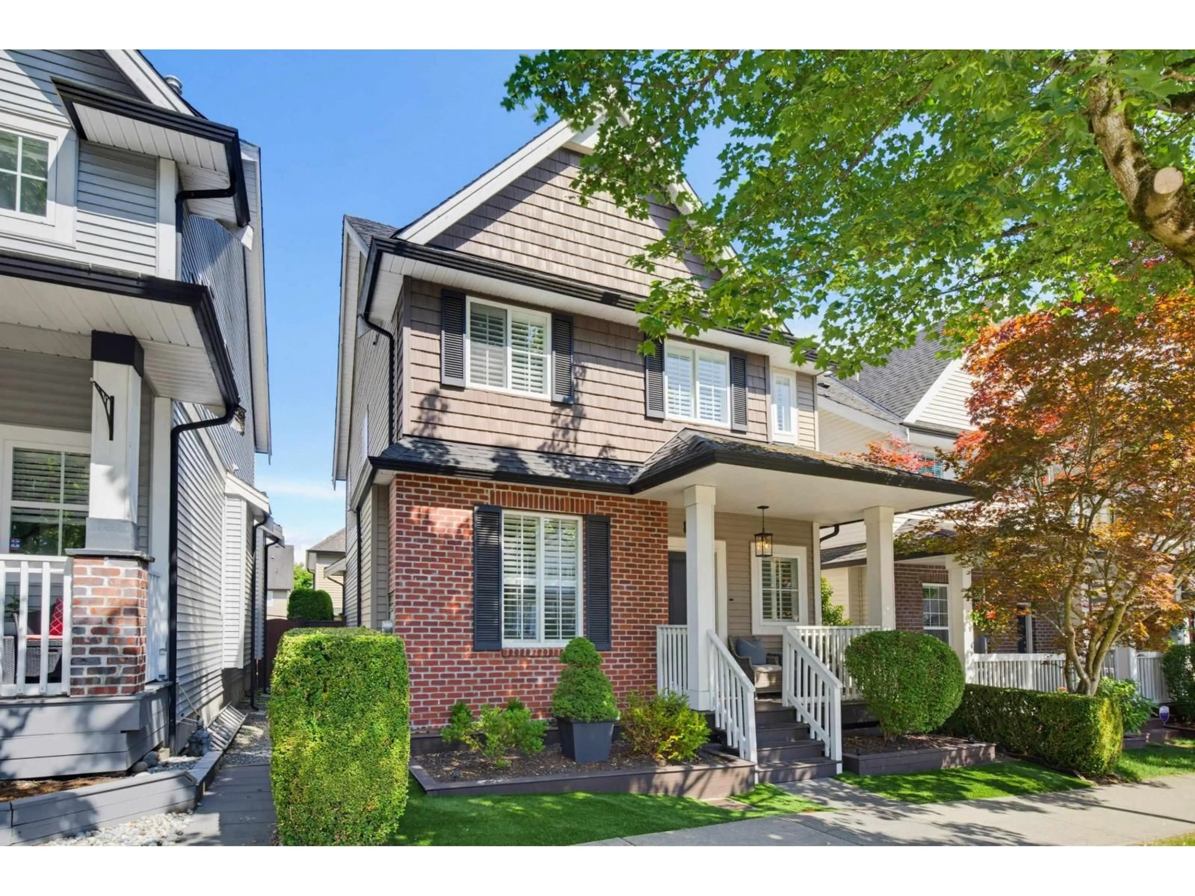 Home with brick exterior material, street for 6748 193 STREET, Surrey British Columbia V4N0B8