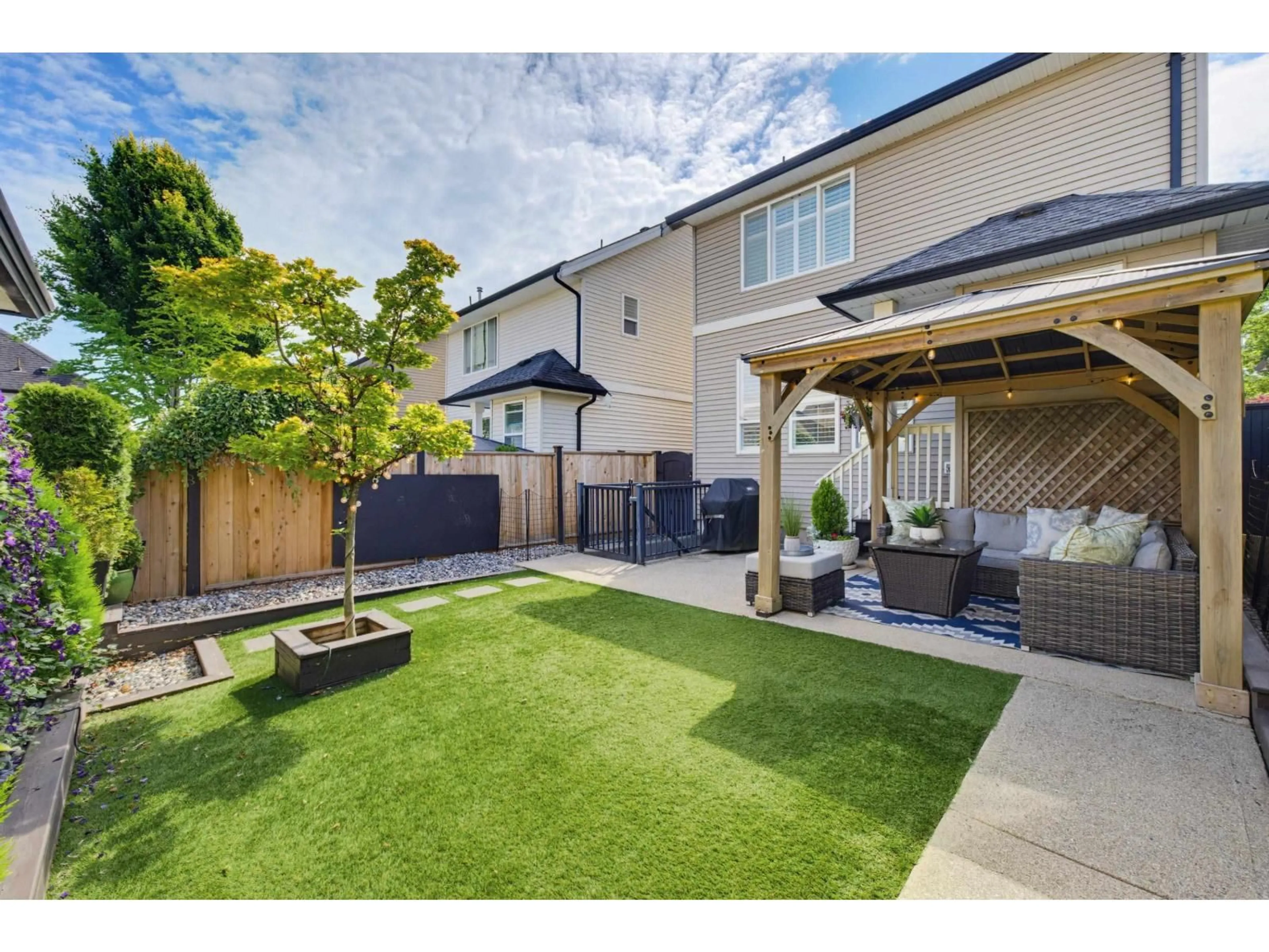 Patio, street for 6748 193 STREET, Surrey British Columbia V4N0B8