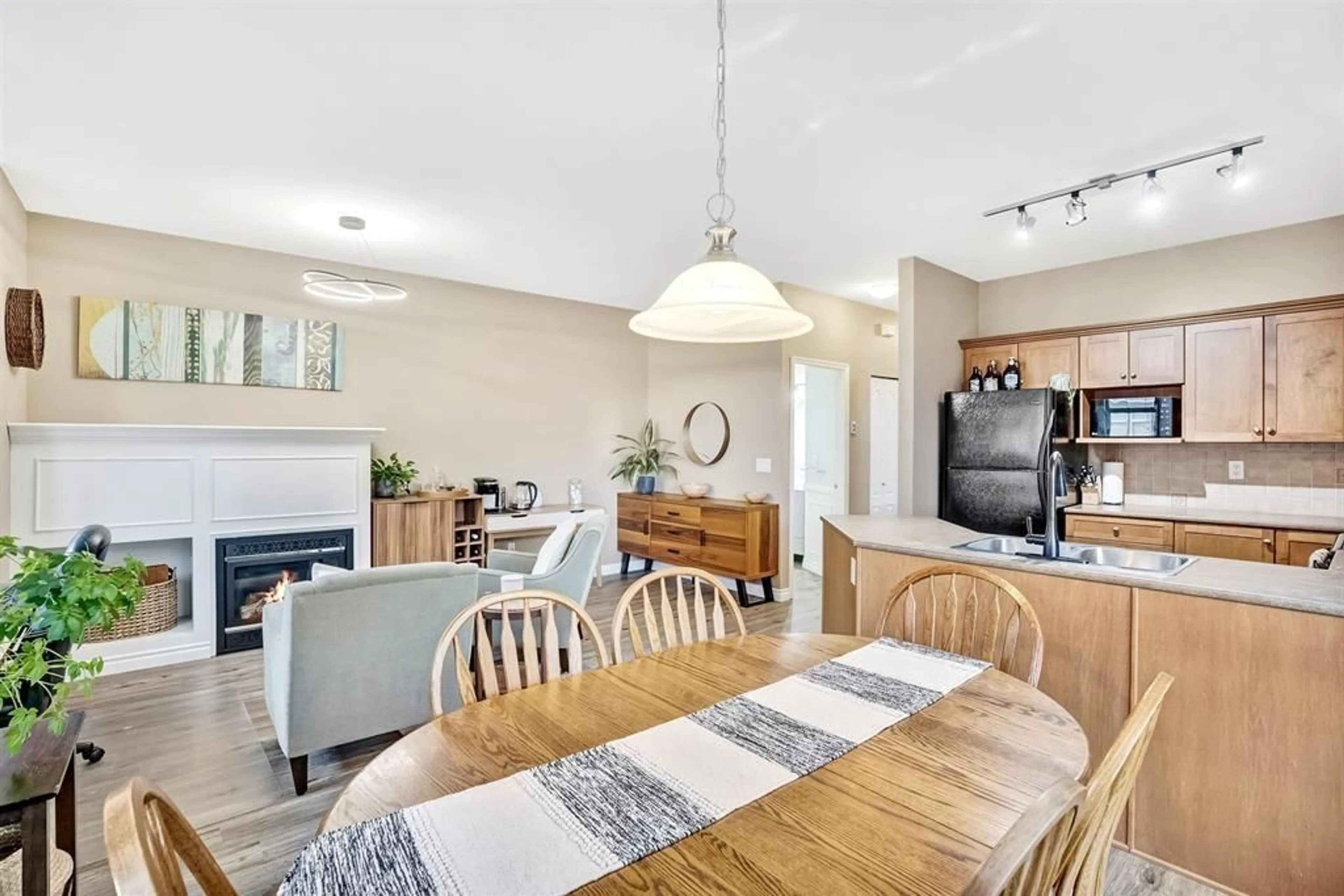 Unknown for 5 - 6588 188 STREET, Surrey British Columbia V3S1Z6