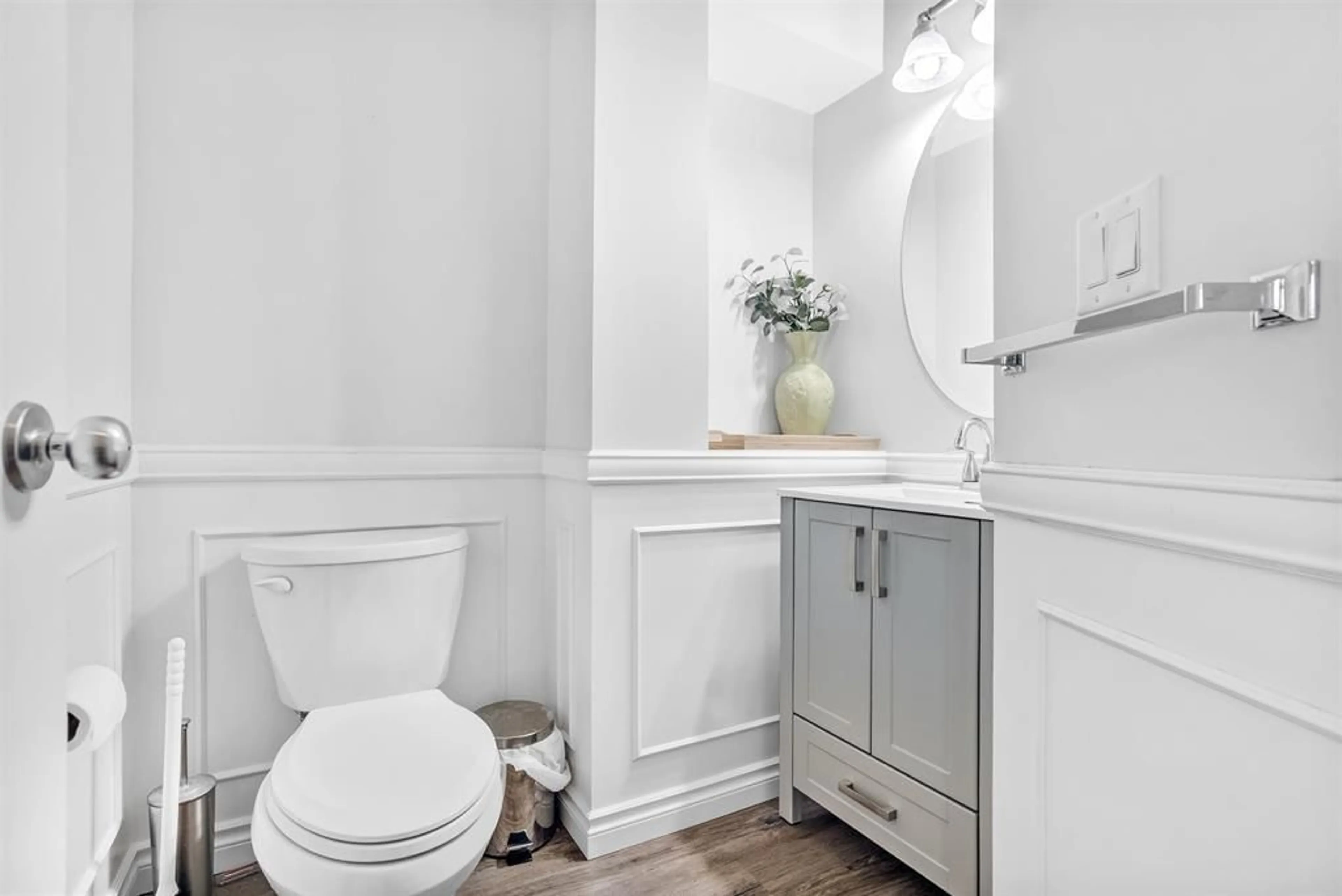 Standard bathroom, ceramic/tile floor for 5 - 6588 188 STREET, Surrey British Columbia V3S1Z6