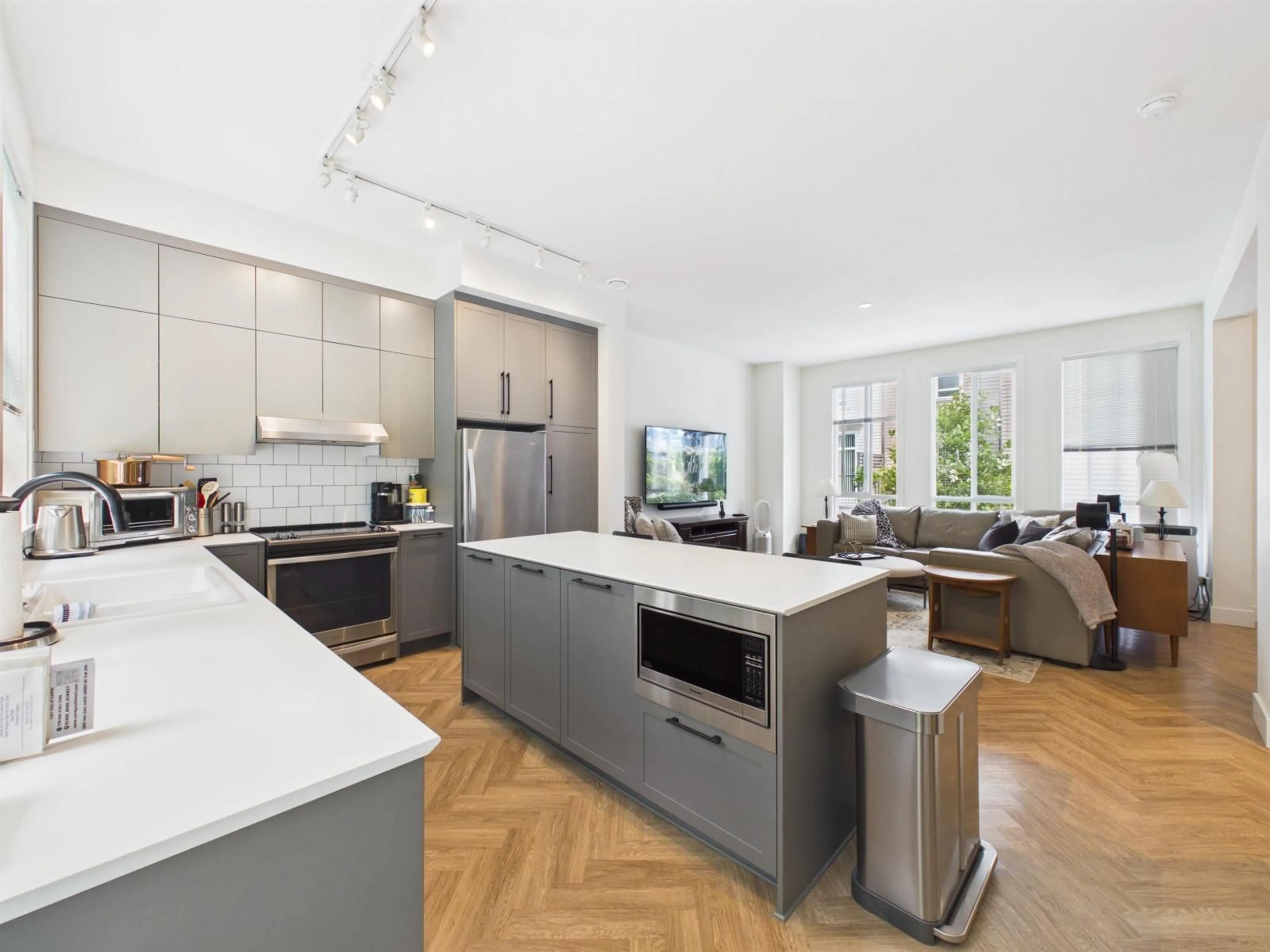 Open concept kitchen, unknown for 70 - 15898 27 AVENUE, Surrey British Columbia V3Z0T2