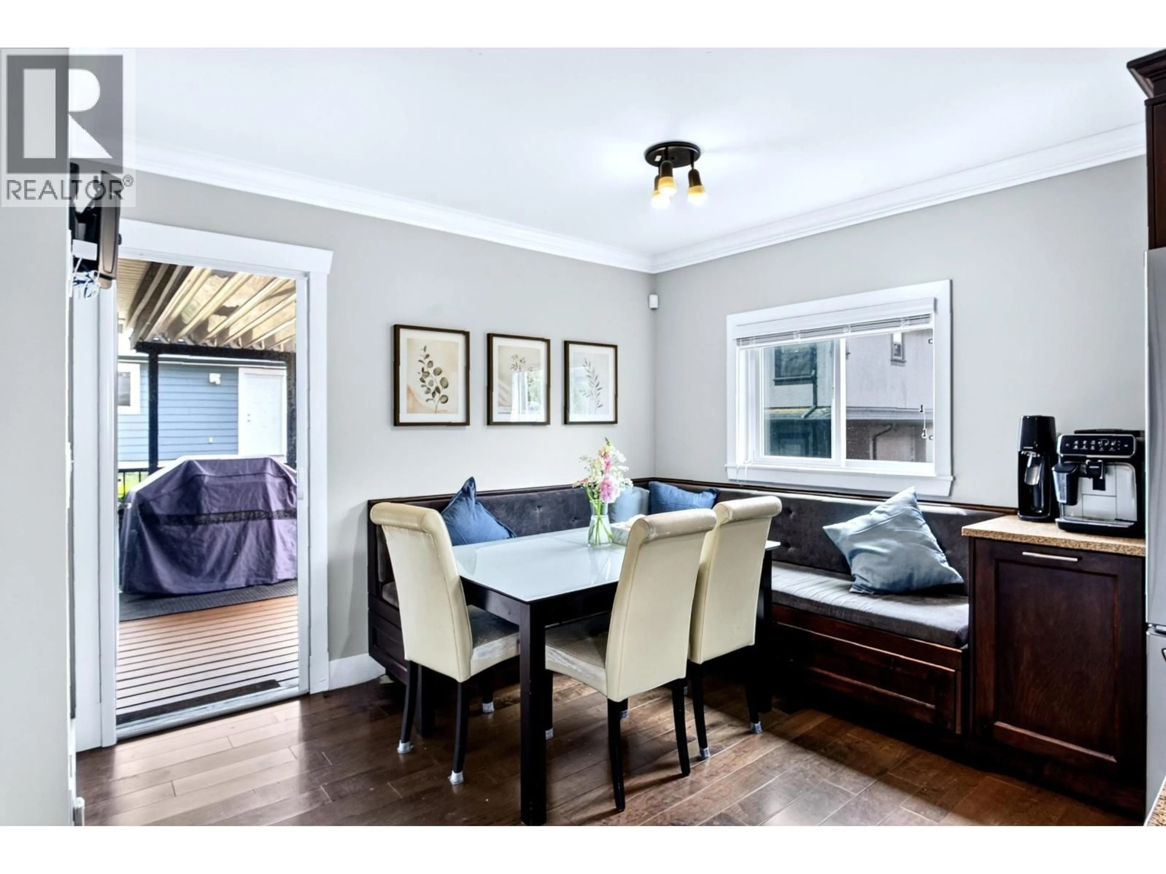 Dining room, wood/laminate floor for 369 MUNDY STREET, Coquitlam British Columbia V3K5M7
