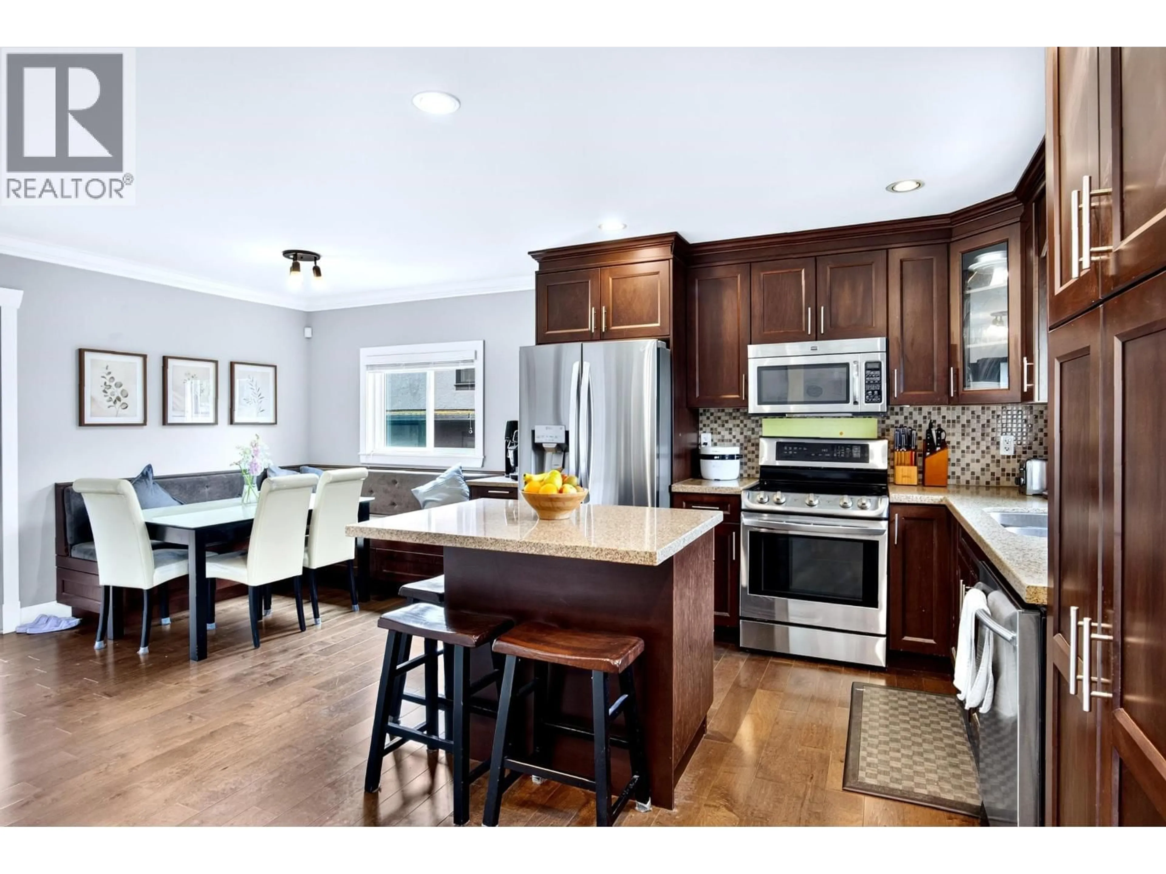 Open concept kitchen, wood/laminate floor for 369 MUNDY STREET, Coquitlam British Columbia V3K5M7