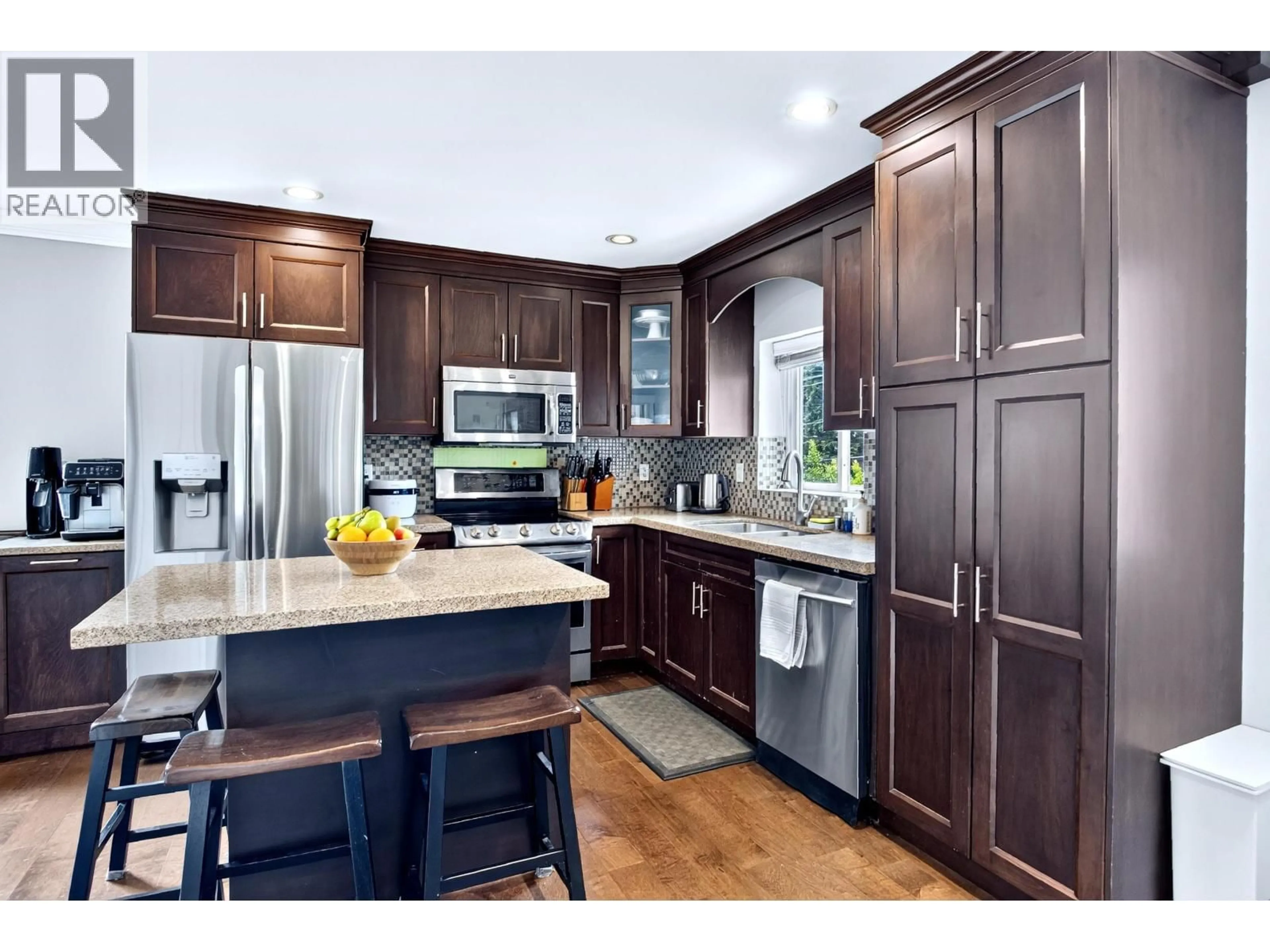 Contemporary kitchen, unknown for 369 MUNDY STREET, Coquitlam British Columbia V3K5M7