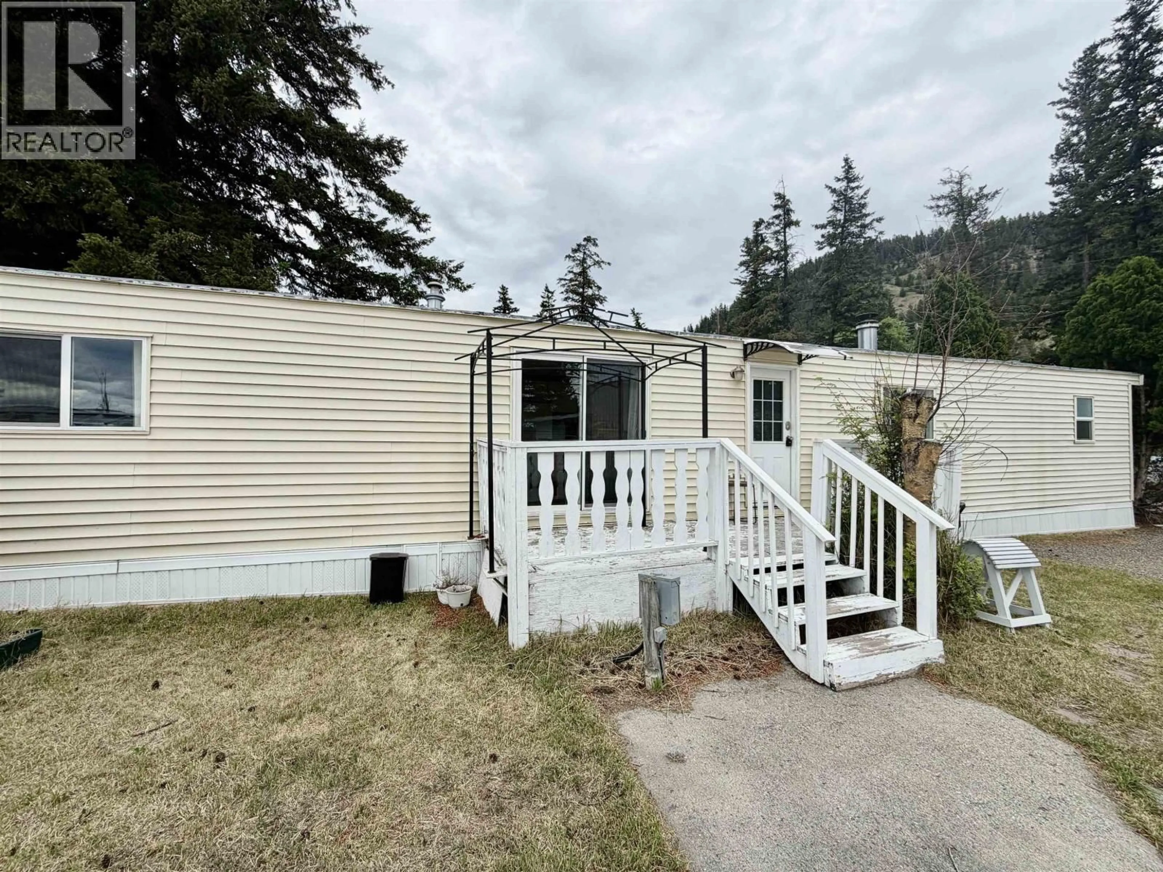 Home with vinyl exterior material, mountain view for 77 - 770 11TH AVENUE, Williams Lake British Columbia V2G2M4
