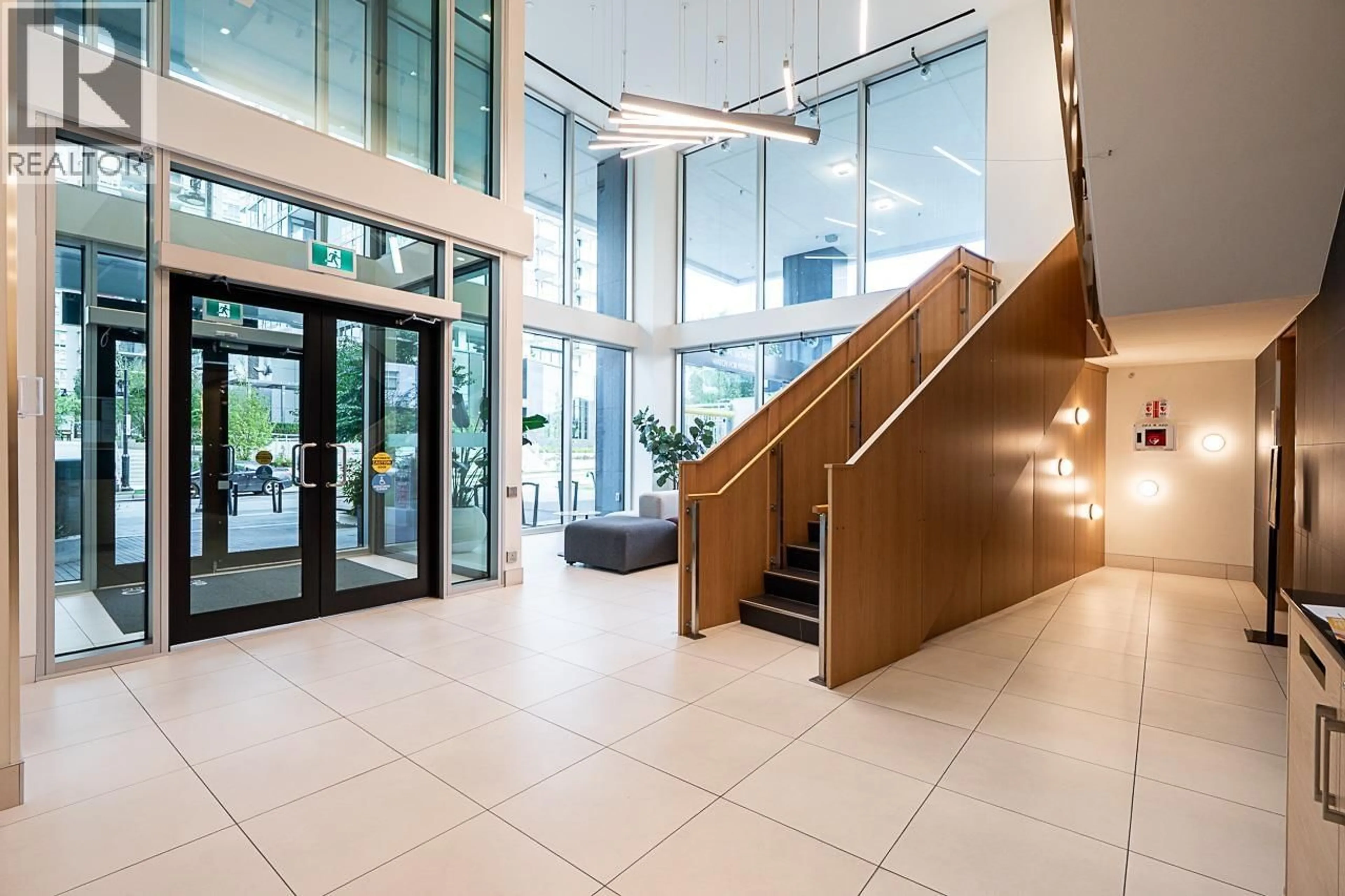Indoor foyer for 2701 - 308 ALDERSON AVENUE, Coquitlam British Columbia V3K0J2